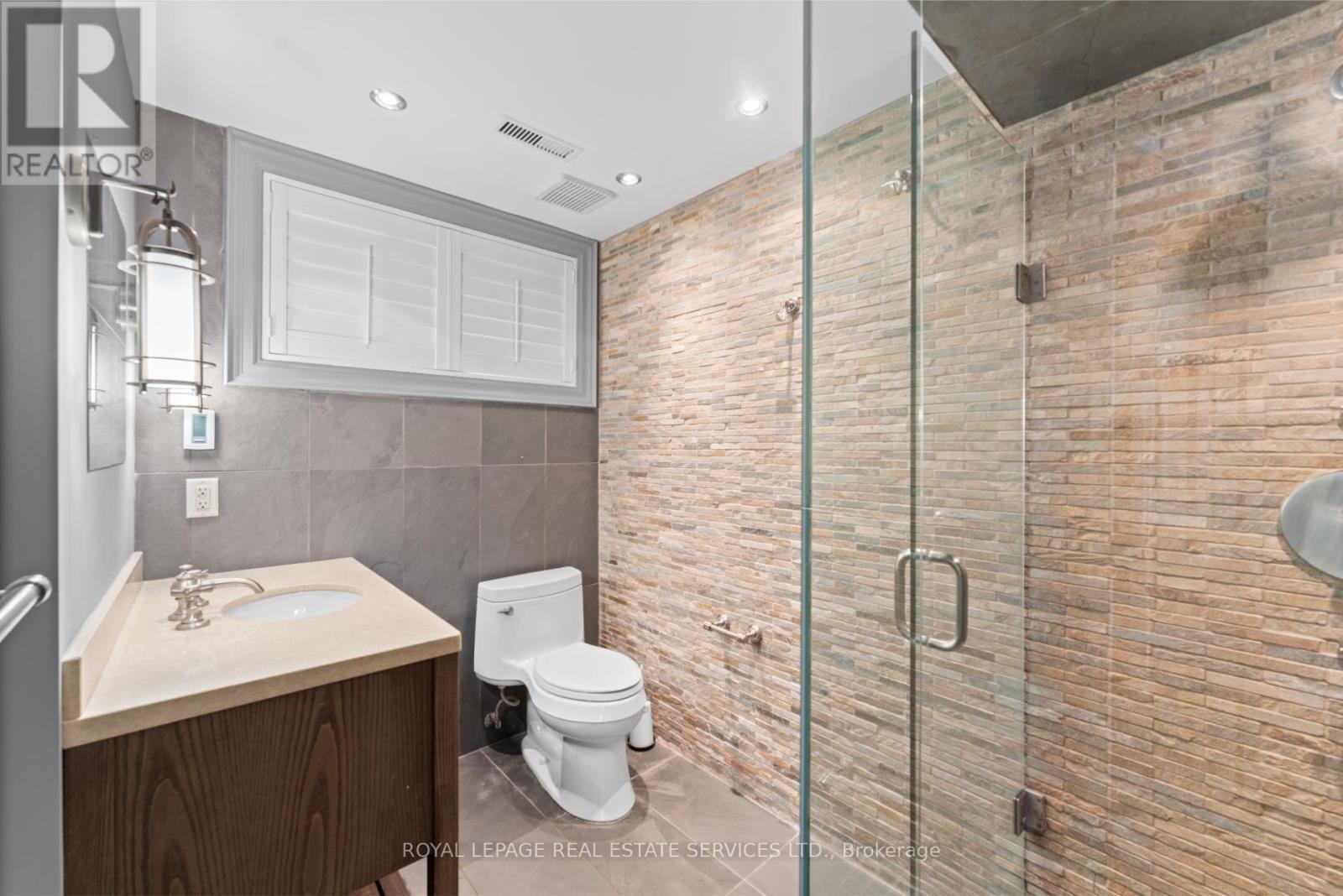 












11 RIPPLEWOOD ROAD

,
Toronto,




Ontario
M9A3H8

