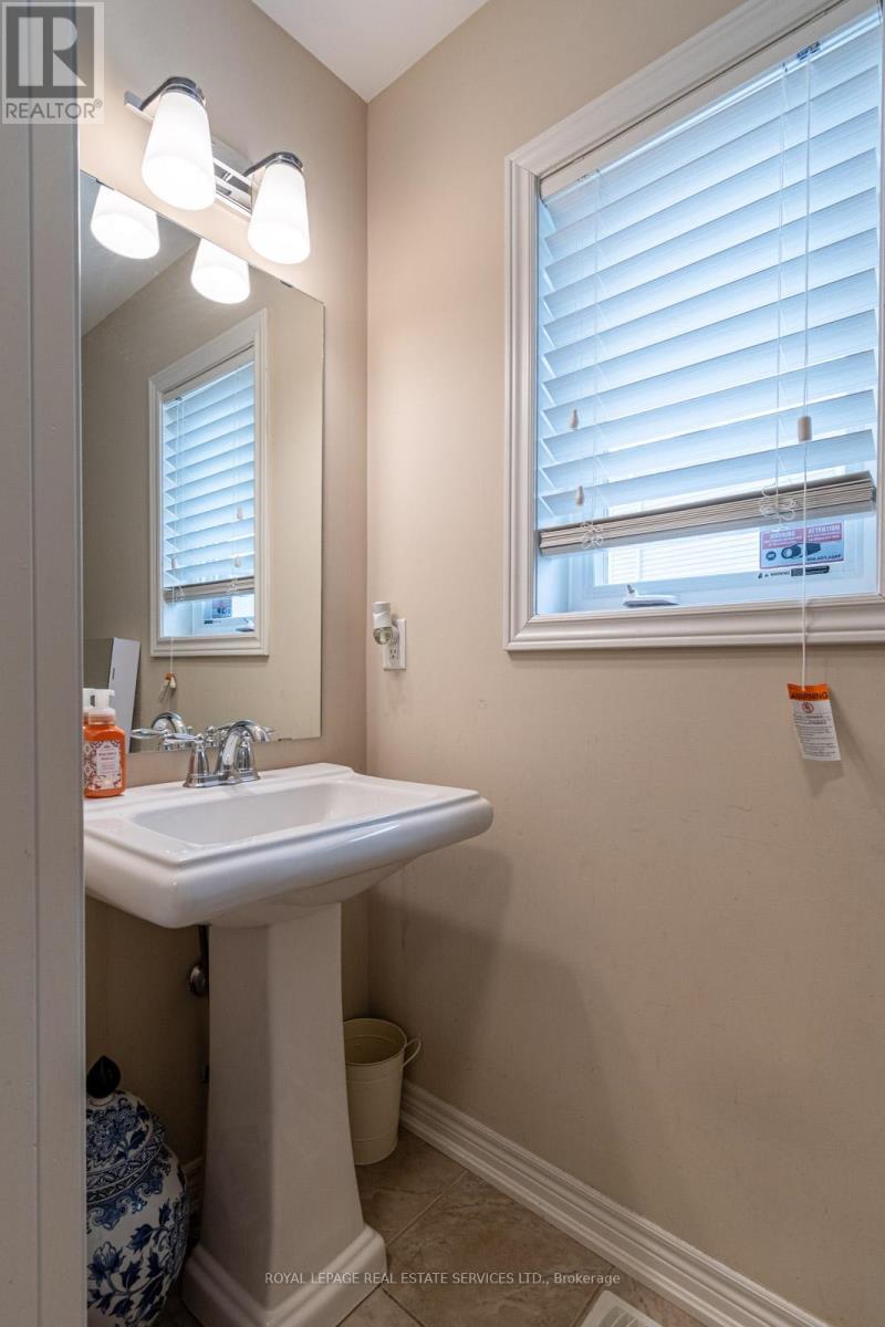 












75 CHAMOMILE DRIVE

,
Hamilton,




Ontario
L8W0C1


