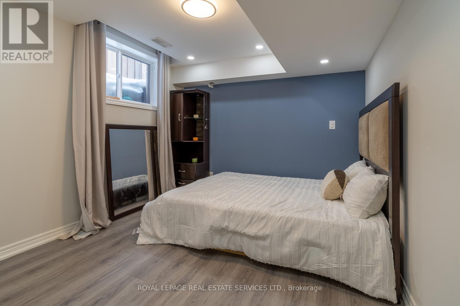 












75 CHAMOMILE DRIVE

,
Hamilton,




Ontario
L8W0C1

