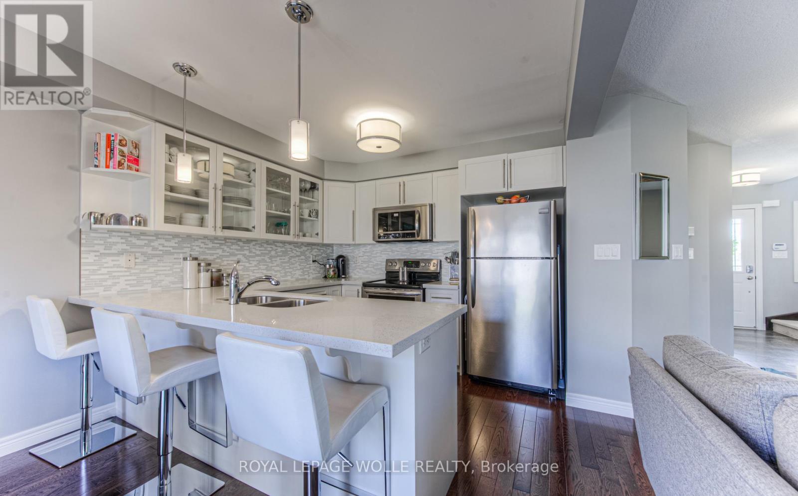 












18 CREEK RIDGE STREET

,
Kitchener,




Ontario
N2R0B5

