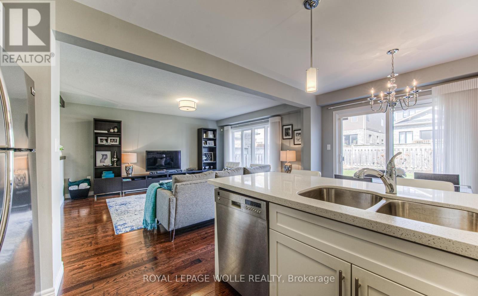 












18 CREEK RIDGE STREET

,
Kitchener,




Ontario
N2R0B5

