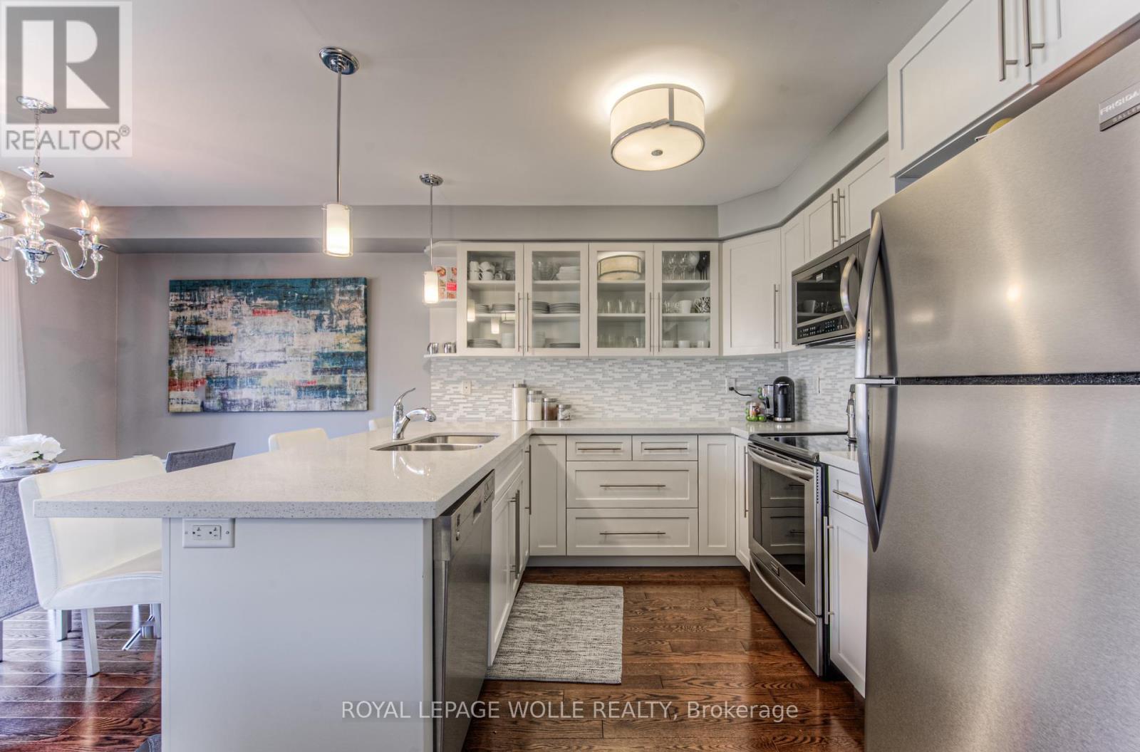 












18 CREEK RIDGE STREET

,
Kitchener,




Ontario
N2R0B5

