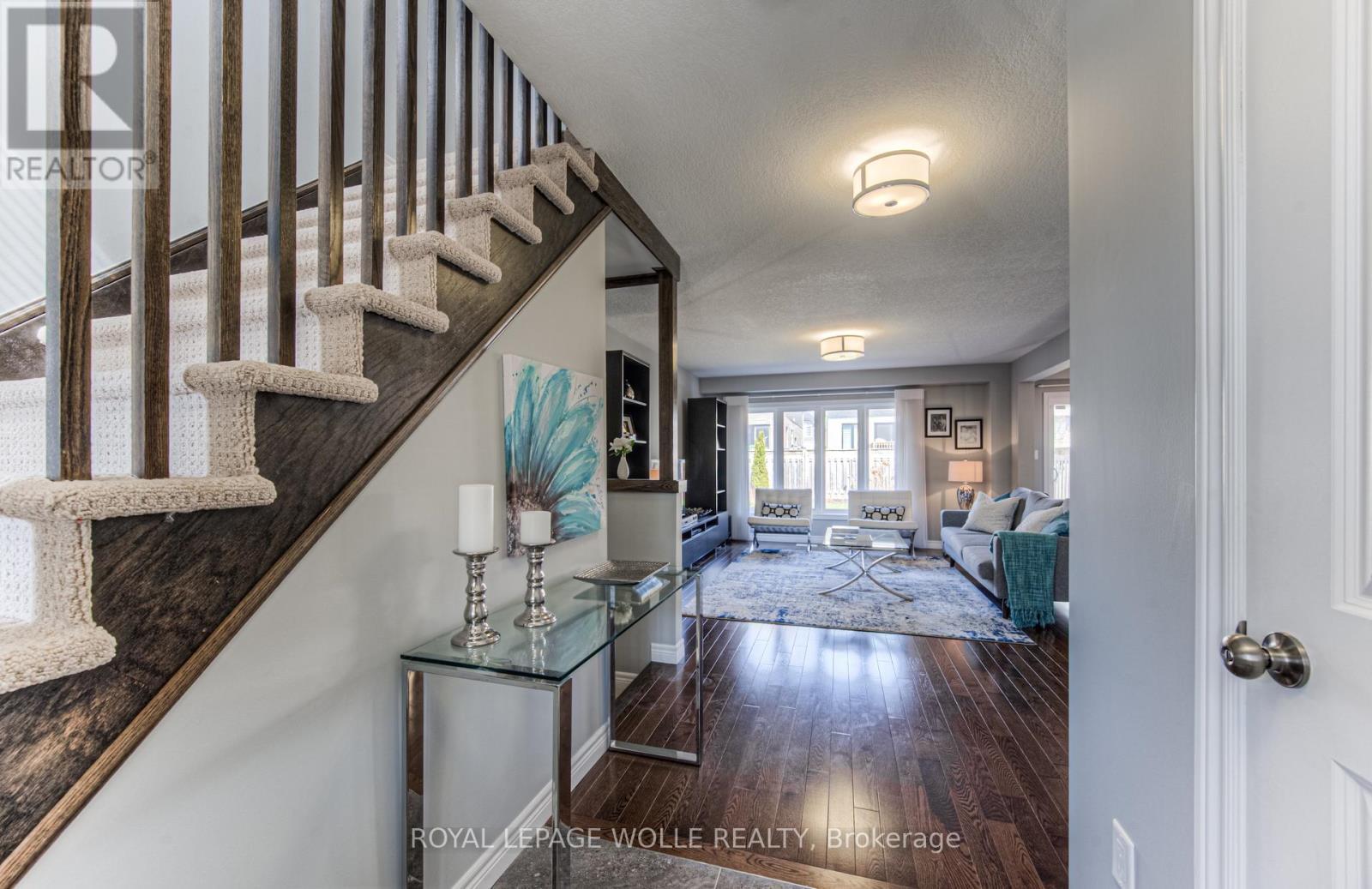 












18 CREEK RIDGE STREET

,
Kitchener,




Ontario
N2R0B5

