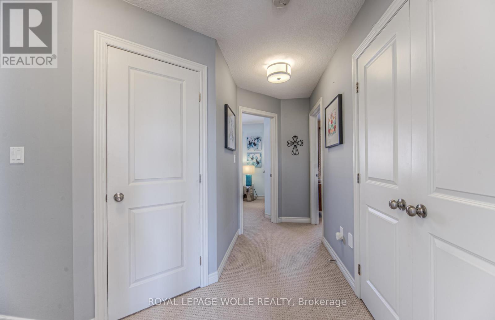 












18 CREEK RIDGE STREET

,
Kitchener,




Ontario
N2R0B5

