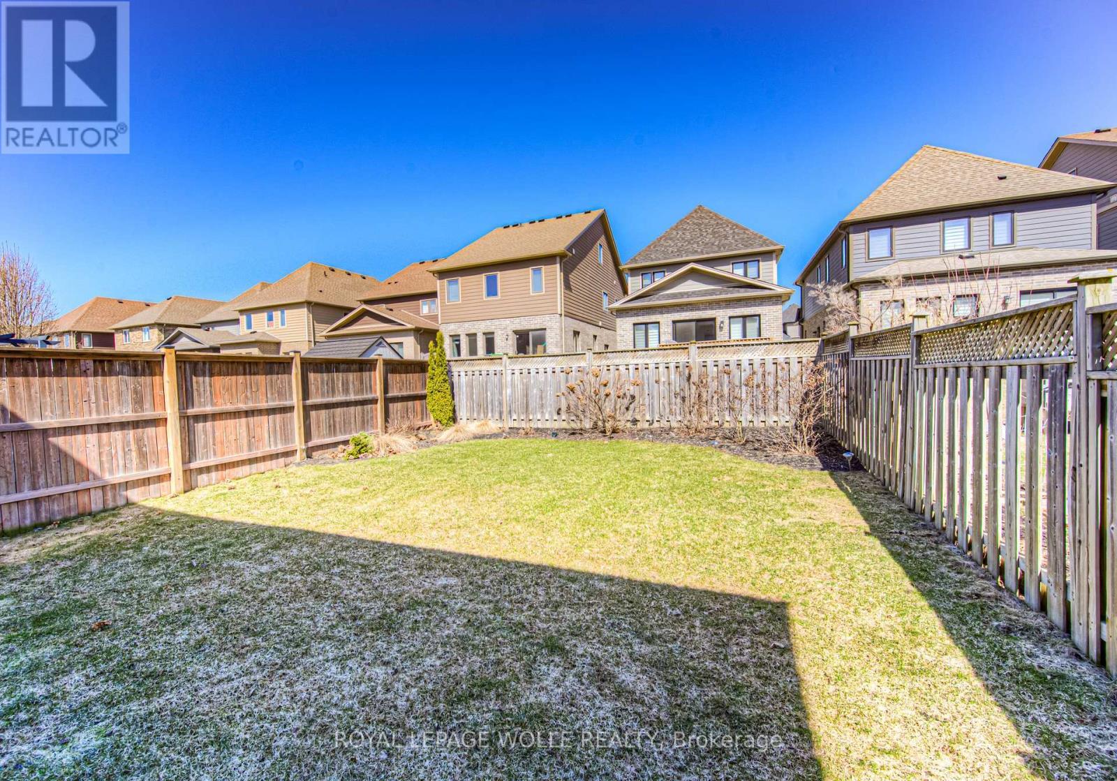












18 CREEK RIDGE STREET

,
Kitchener,




Ontario
N2R0B5

