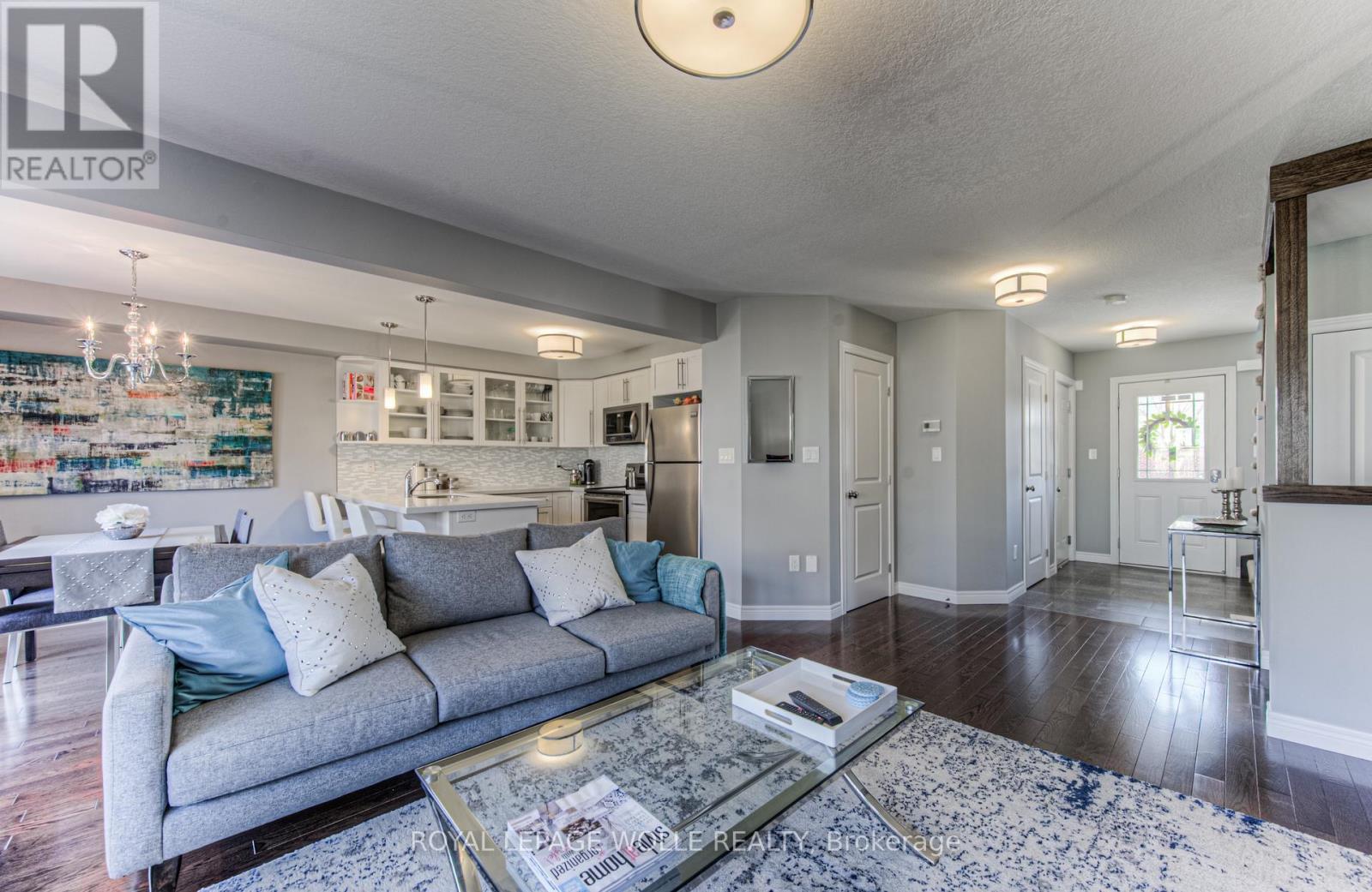 












18 CREEK RIDGE STREET

,
Kitchener,




Ontario
N2R0B5

