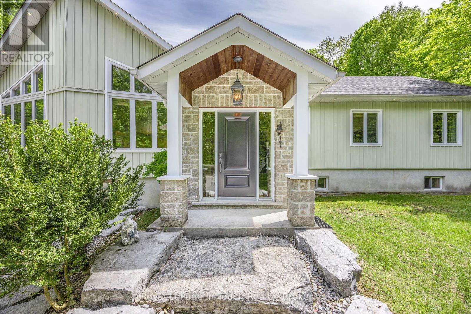 












726 PENNORTH DRIVE

,
Tiny,




Ontario
L0L2J0

