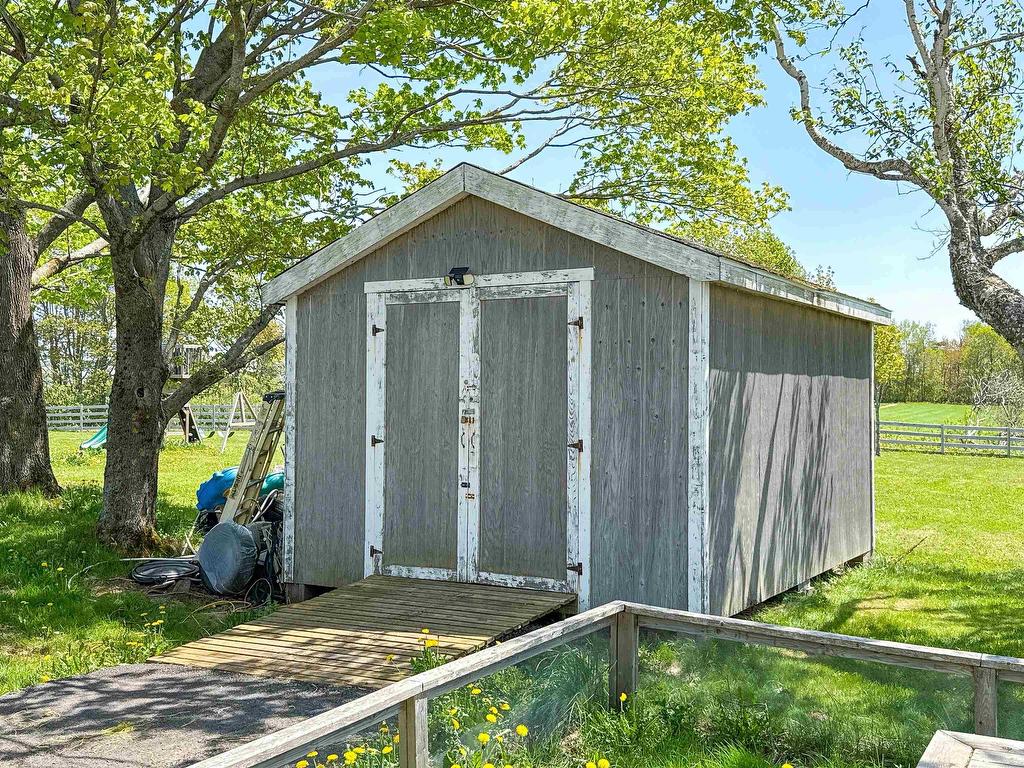 












684 rte 25

,
York,




PE
C0A 1P0

