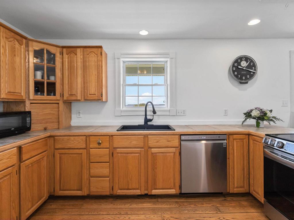 












5157 Shore Road

,
North East Harbour,




NS
B0T 1W0

