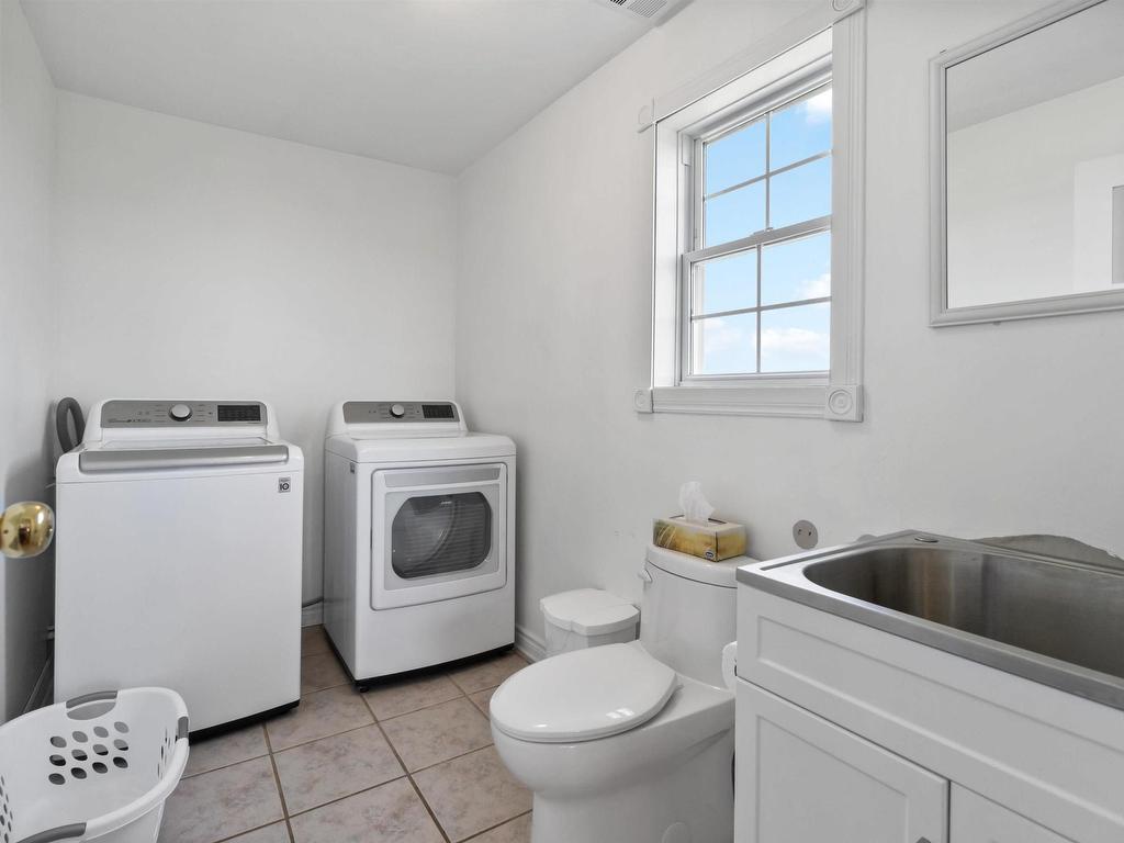 












5157 Shore Road

,
North East Harbour,




NS
B0T 1W0

