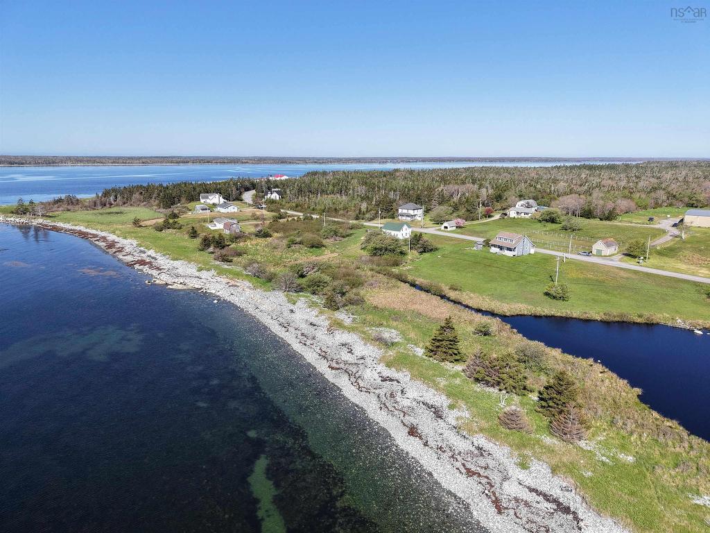 












5157 Shore Road

,
North East Harbour,




NS
B0T 1W0

