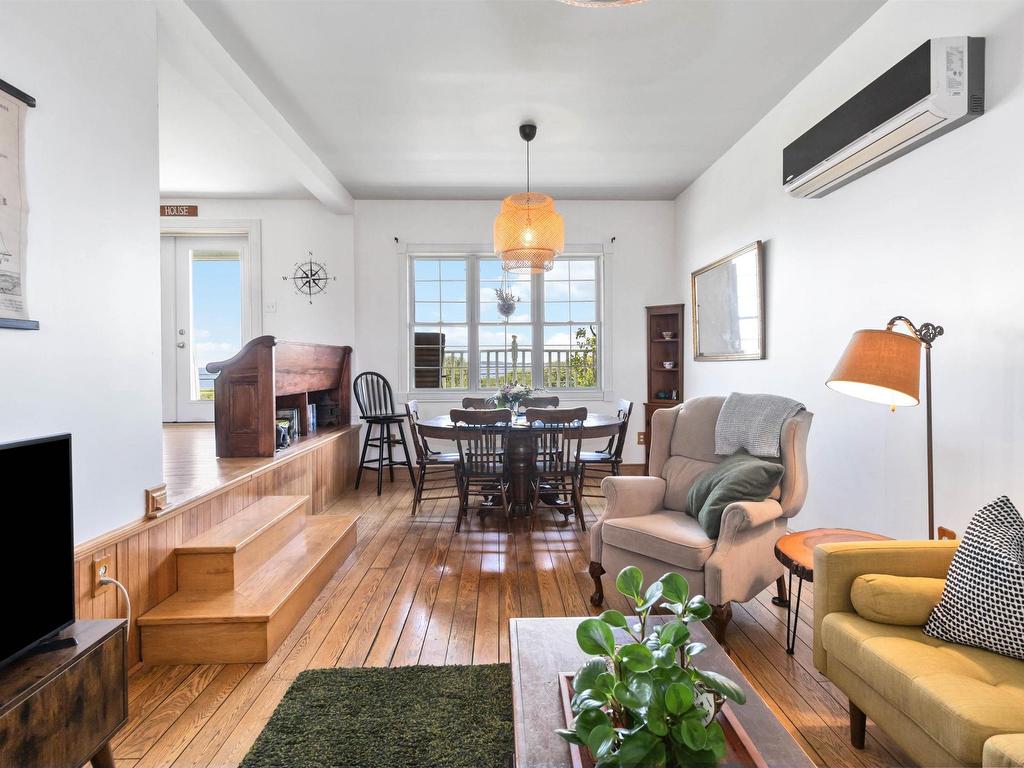 












5157 Shore Road

,
North East Harbour,




NS
B0T 1W0

