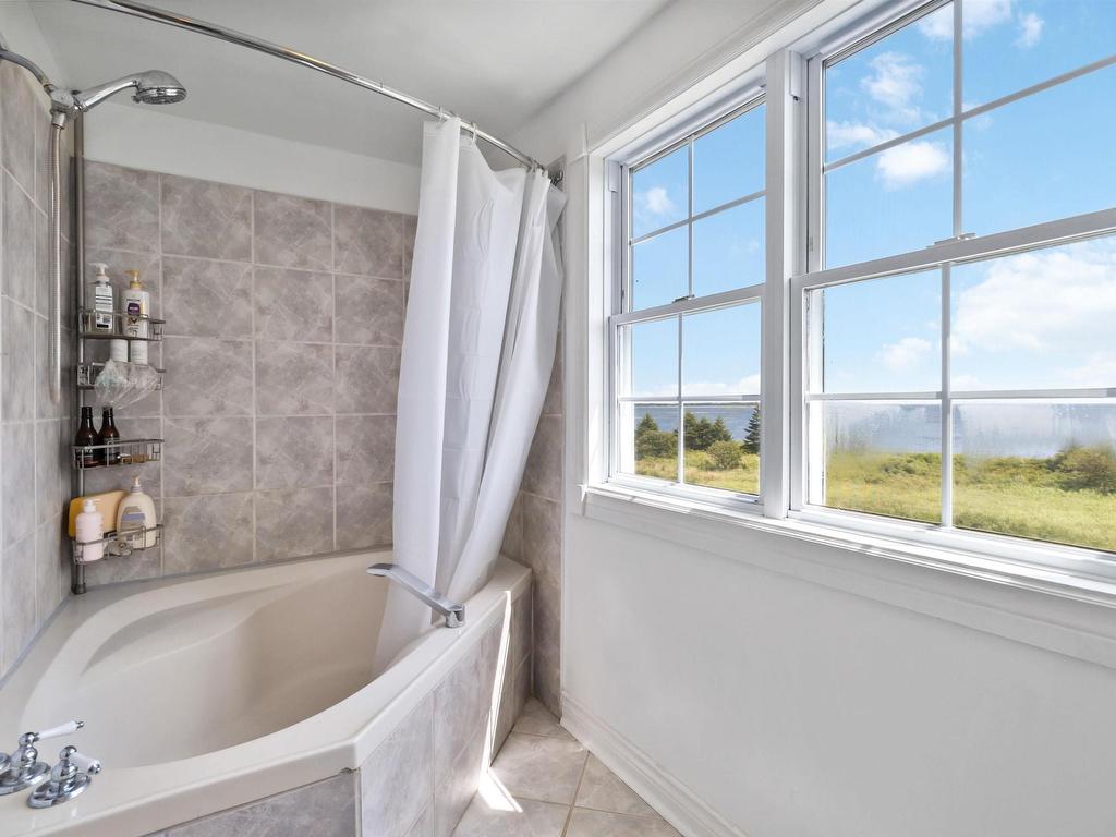 












5157 Shore Road

,
North East Harbour,




NS
B0T 1W0

