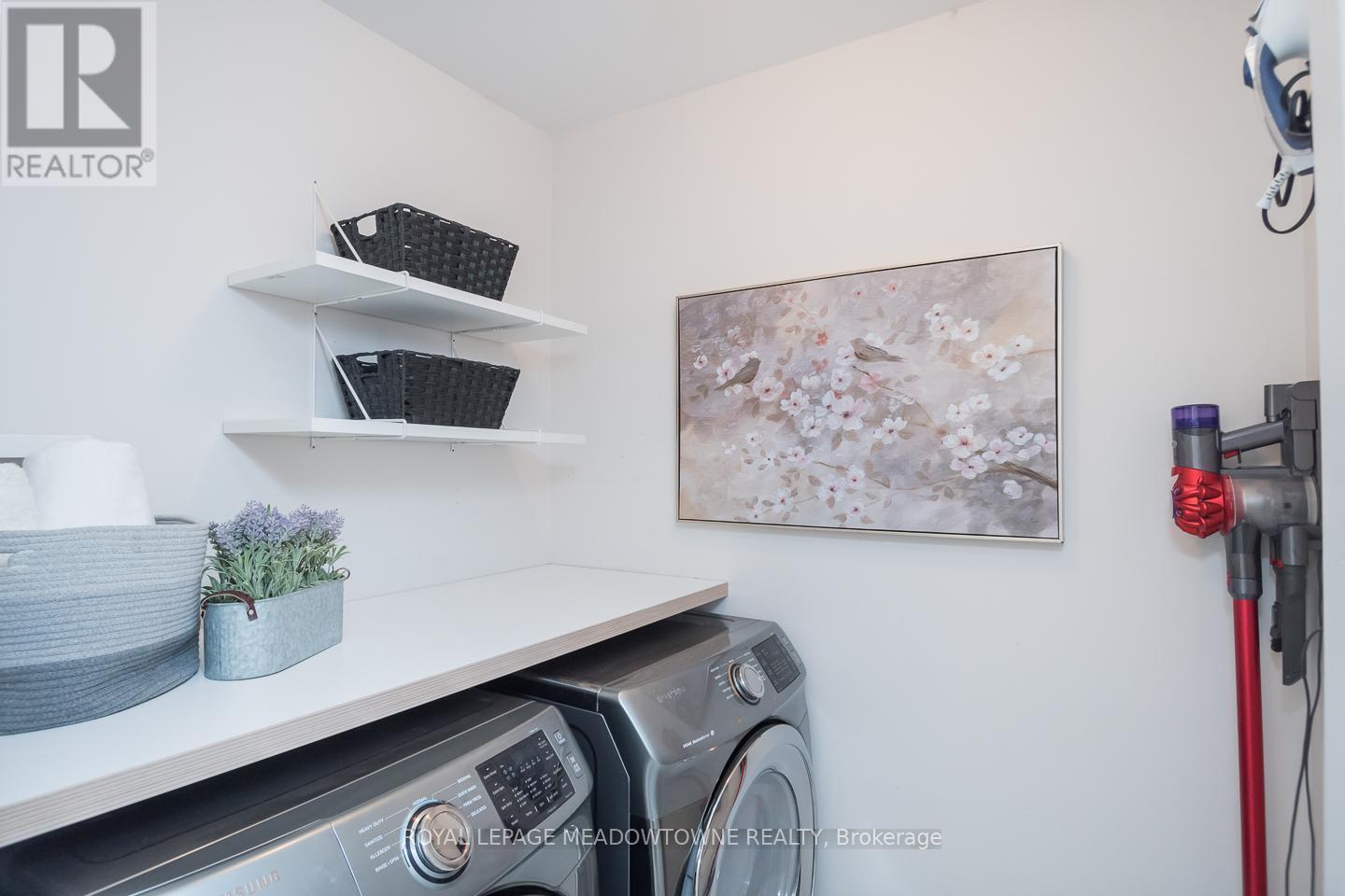 












1065 NADALIN HEIGHTS

,
Milton,




Ontario
L9T8H4

