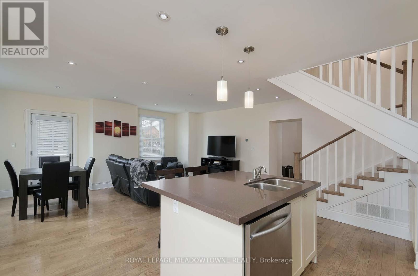 












307 QUEEN STREET S

,
Mississauga,




Ontario
L5M1L9

