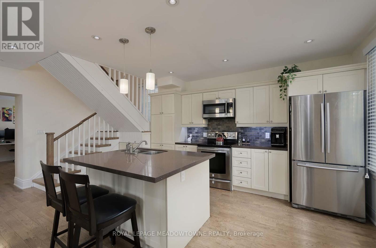












307 QUEEN STREET S

,
Mississauga,




Ontario
L5M1L9

