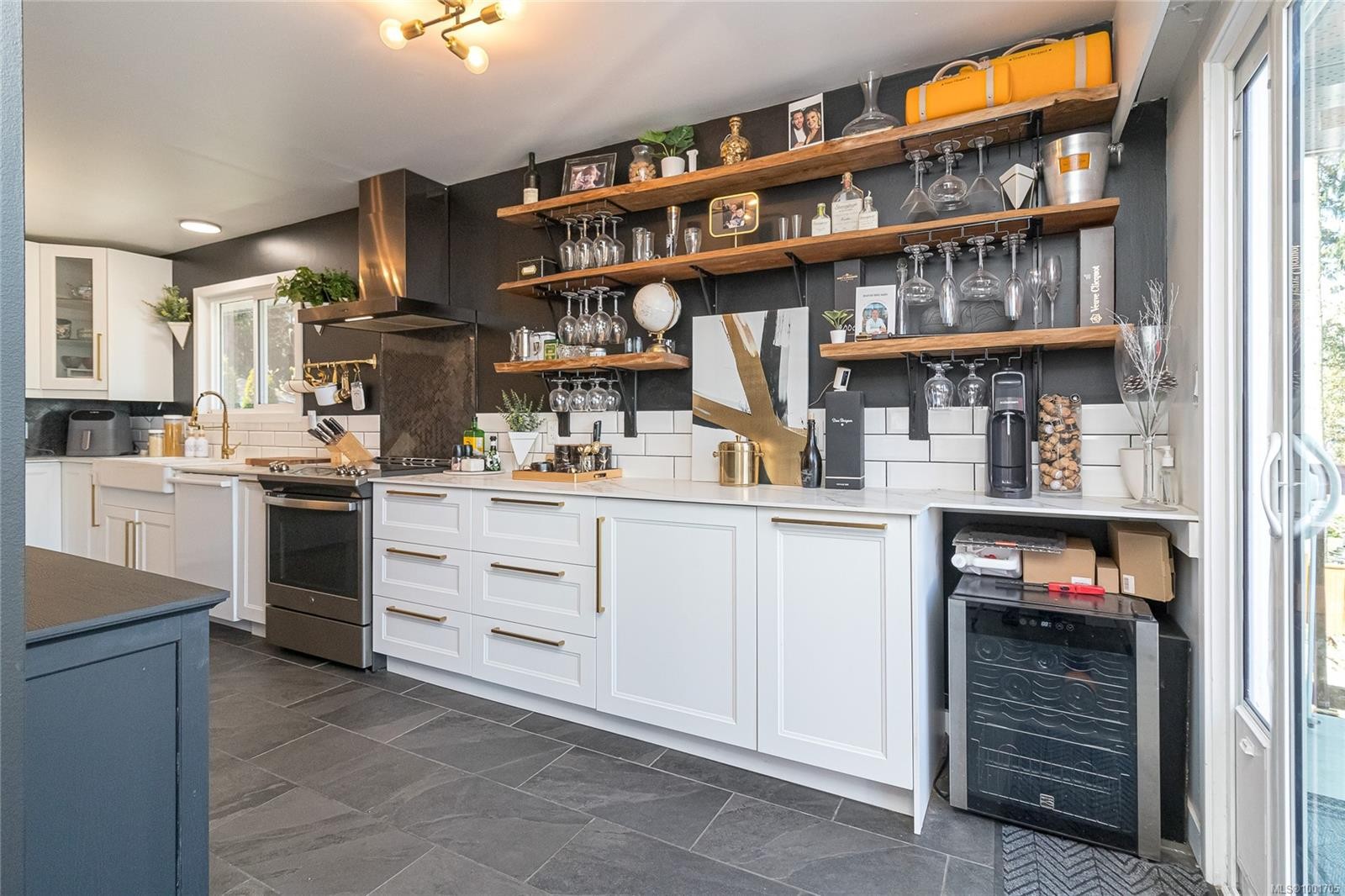 









525


Noowick

Rd,
Mill Bay,




BC
V0R 2P4

