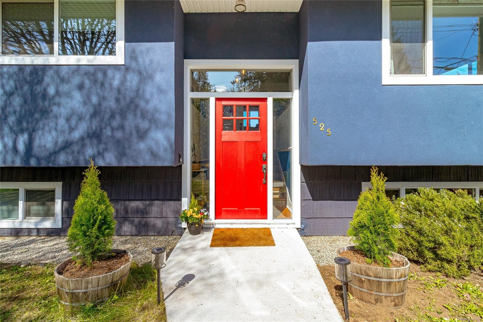 









525


Noowick

Rd,
Mill Bay,




BC
V0R 2P4

