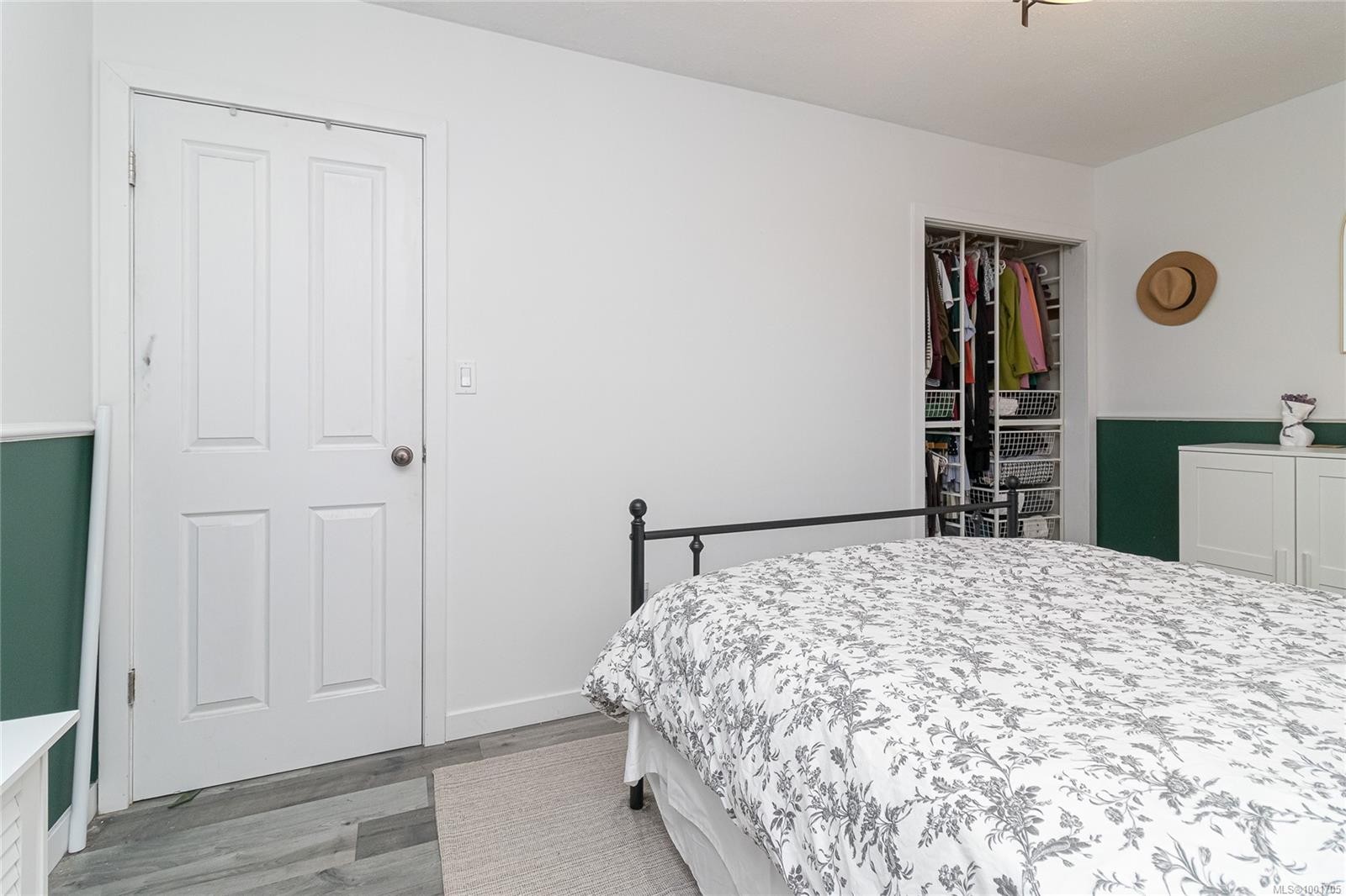 









525


Noowick

Rd,
Mill Bay,




BC
V0R 2P4

