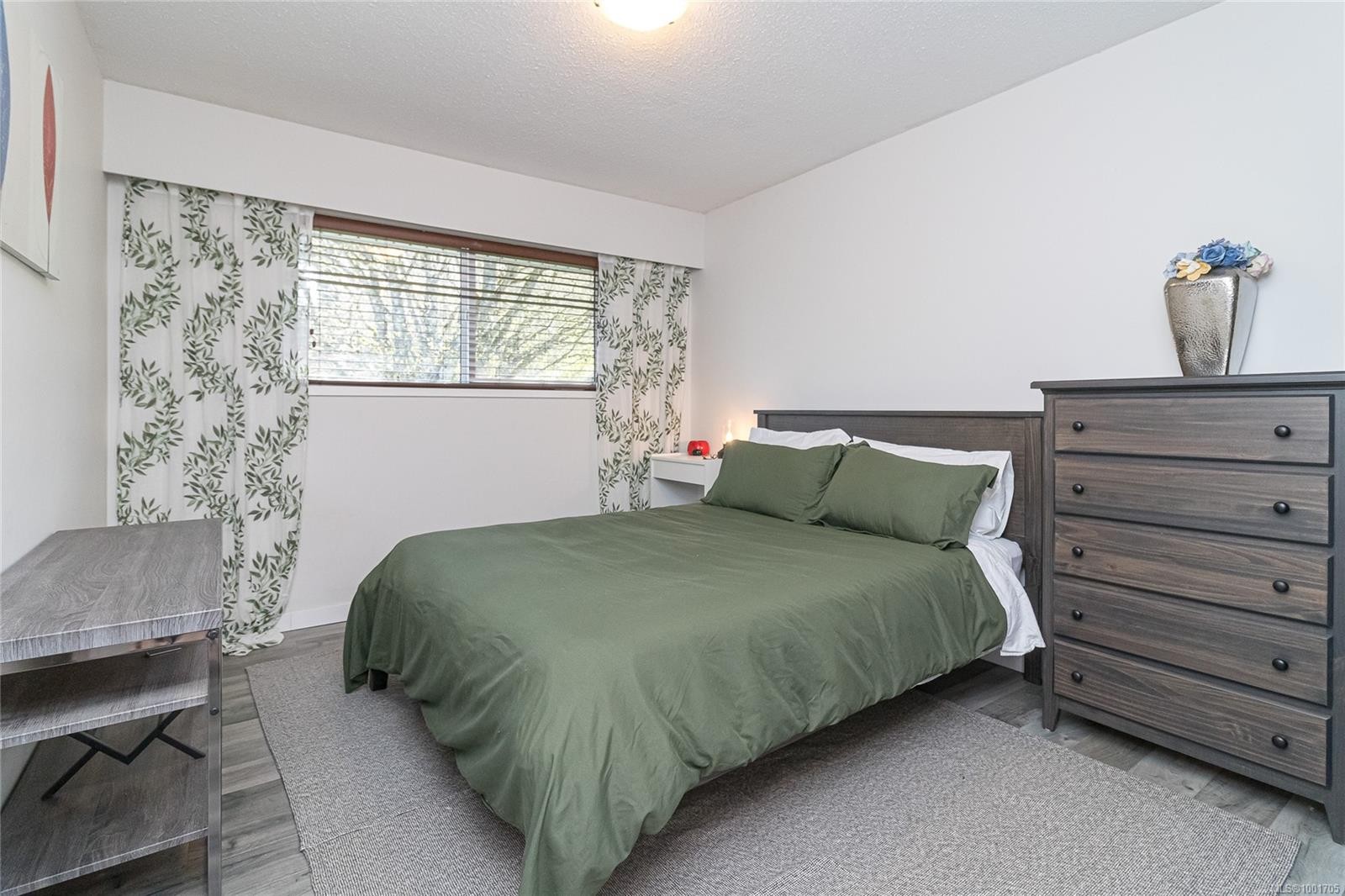 









525


Noowick

Rd,
Mill Bay,




BC
V0R 2P4

