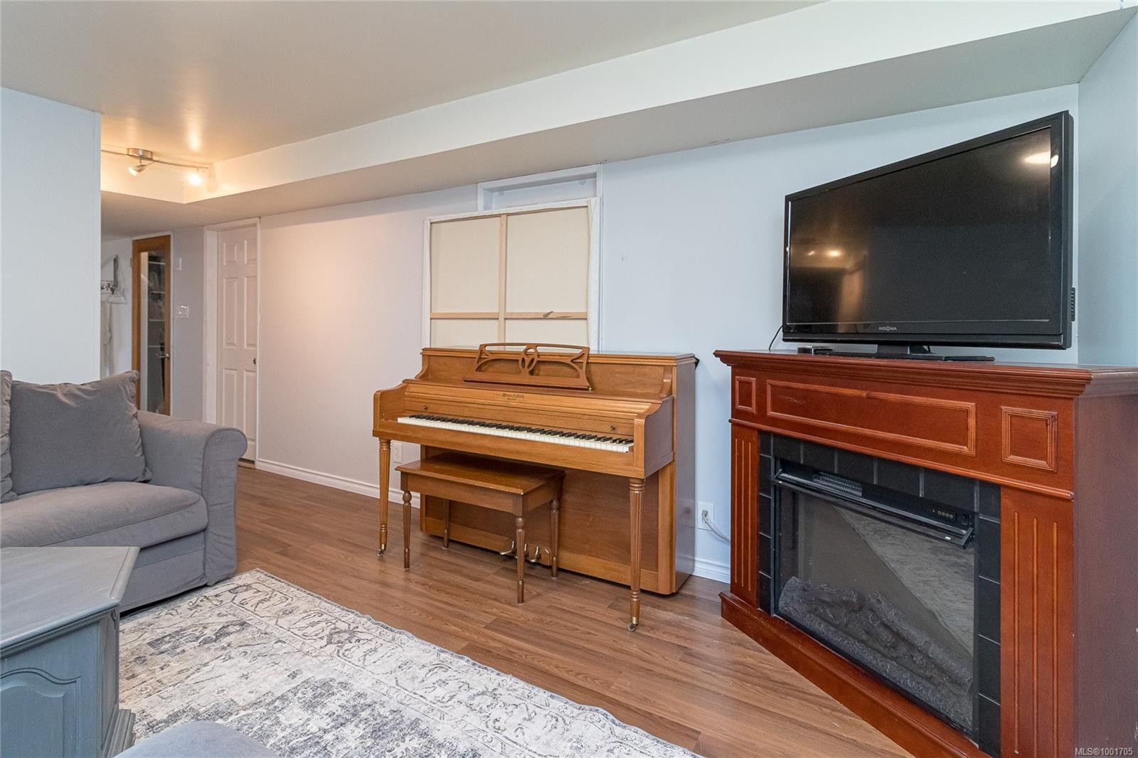 









525


Noowick

Rd,
Mill Bay,




BC
V0R 2P4

