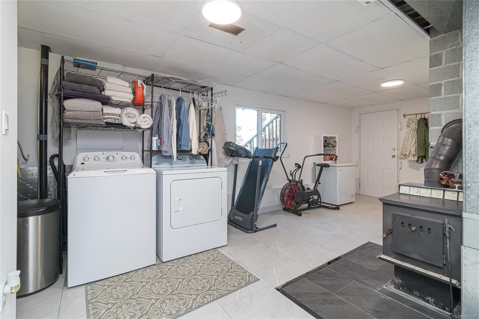 









525


Noowick

Rd,
Mill Bay,




BC
V0R 2P4

