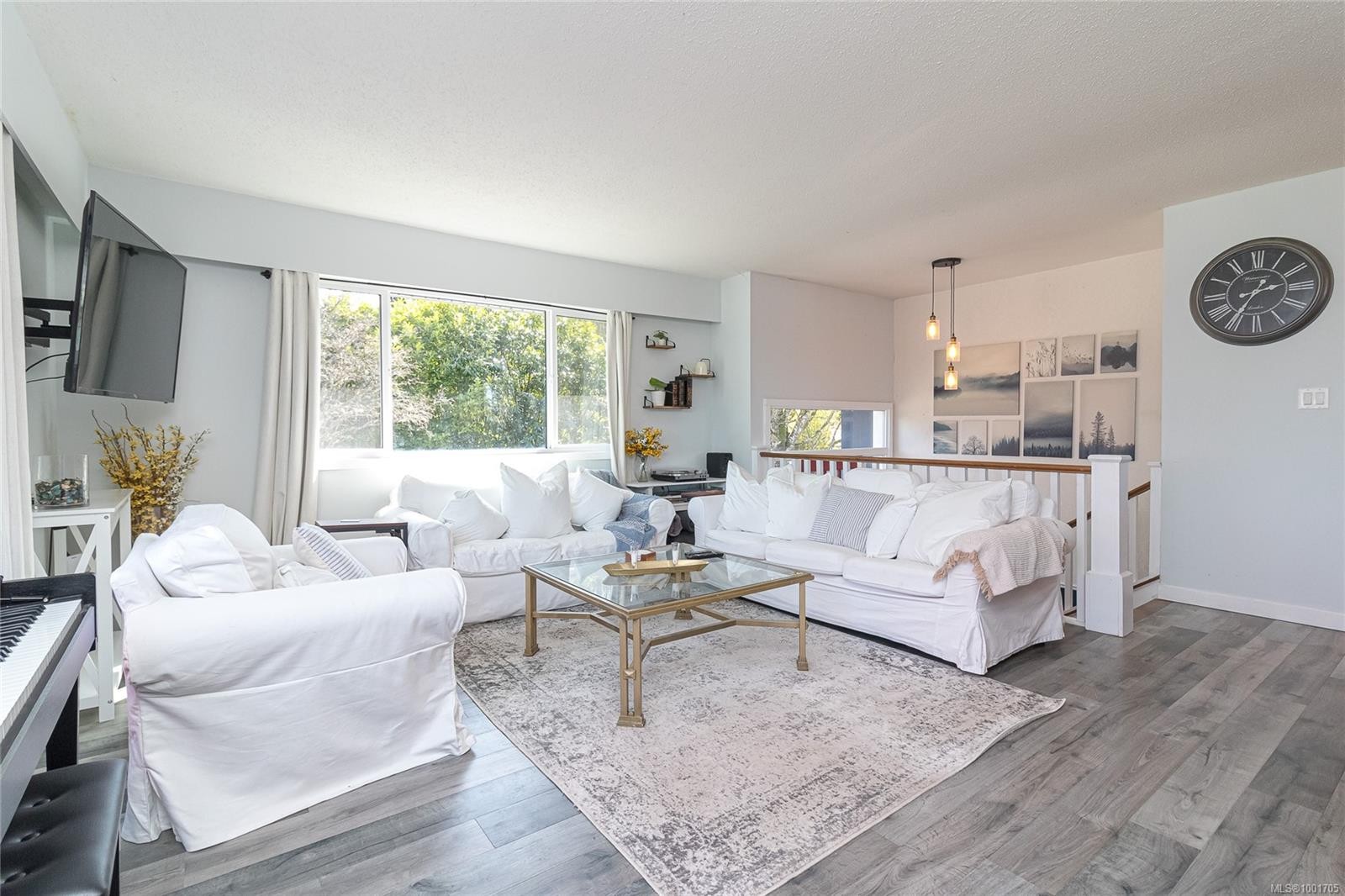 









525


Noowick

Rd,
Mill Bay,




BC
V0R 2P4

