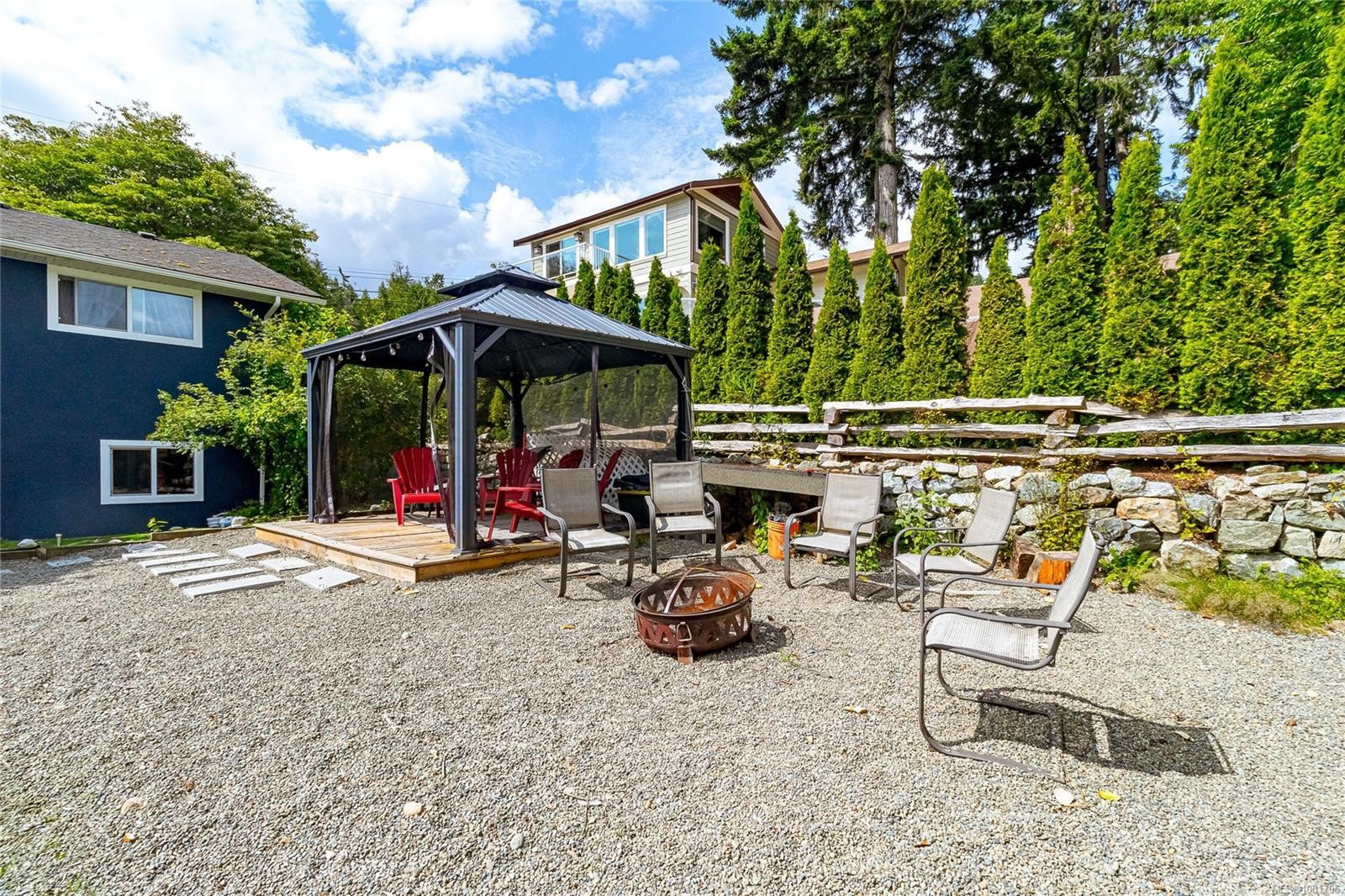 









525


Noowick

Rd,
Mill Bay,




BC
V0R 2P4

