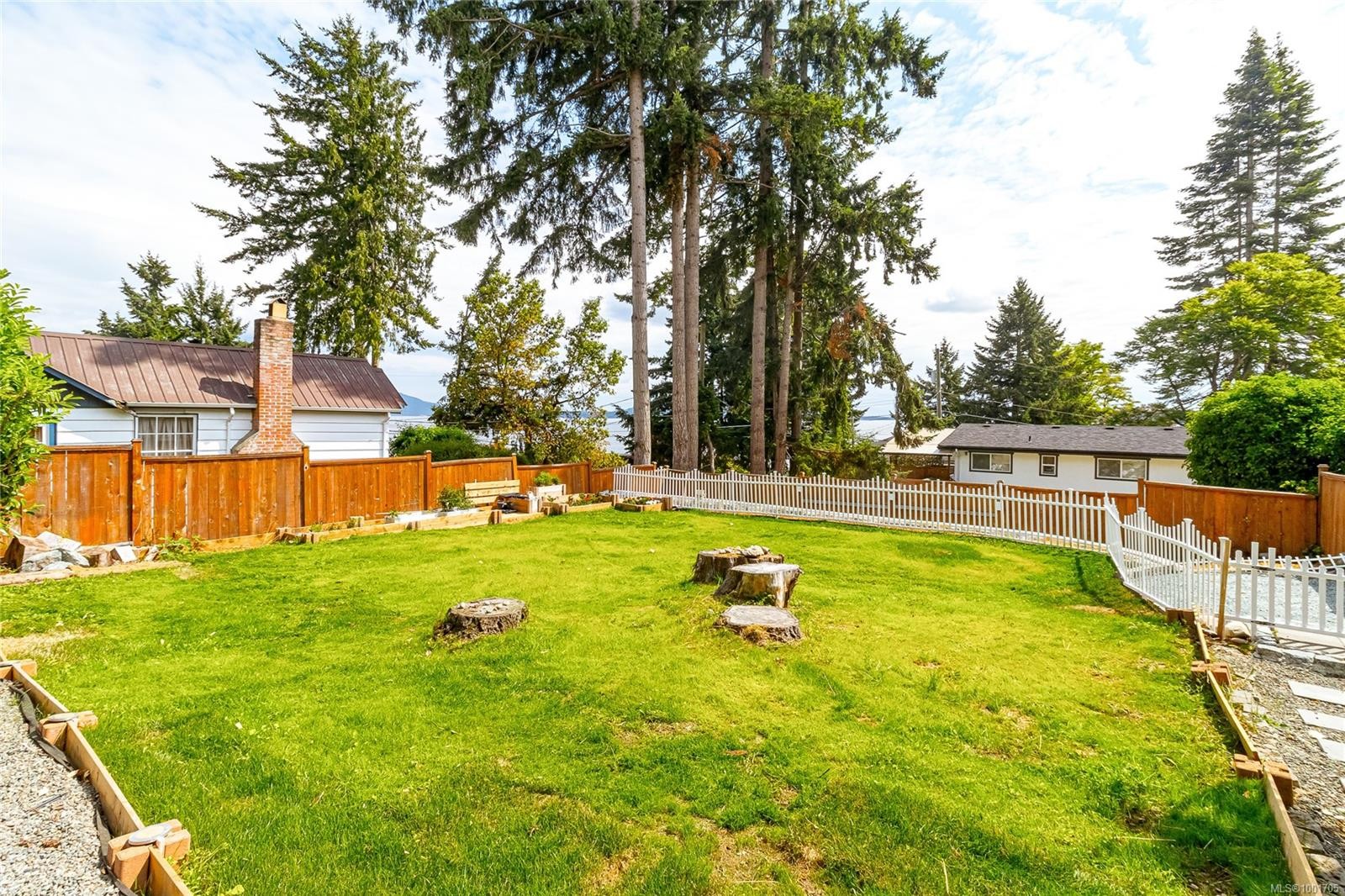 









525


Noowick

Rd,
Mill Bay,




BC
V0R 2P4

