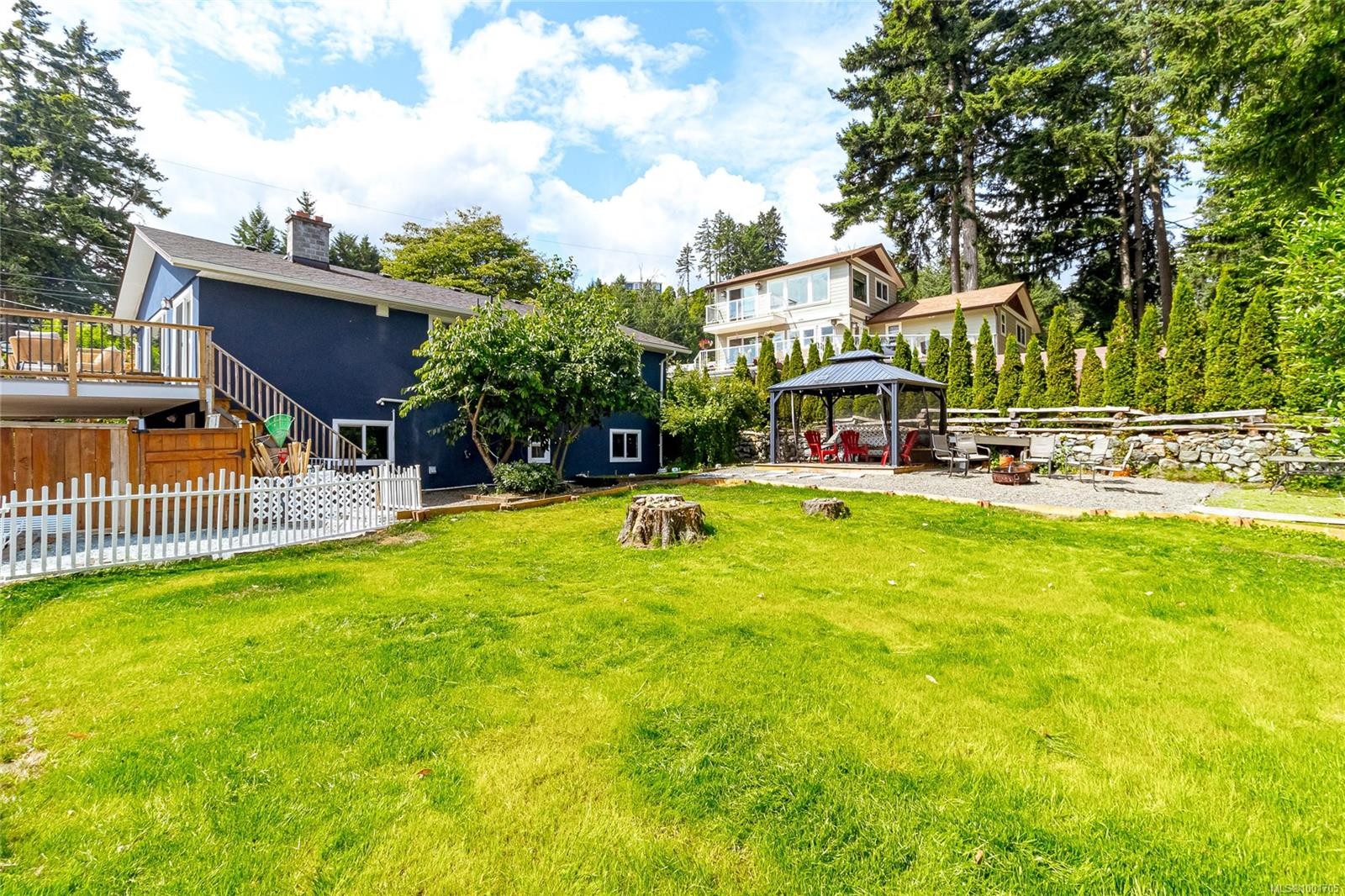 









525


Noowick

Rd,
Mill Bay,




BC
V0R 2P4

