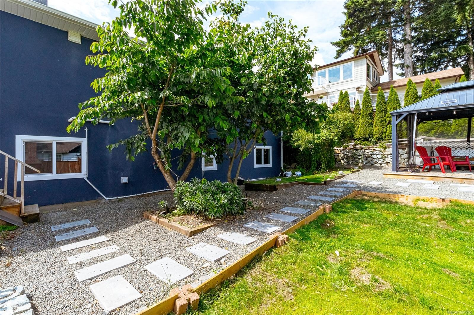 









525


Noowick

Rd,
Mill Bay,




BC
V0R 2P4

