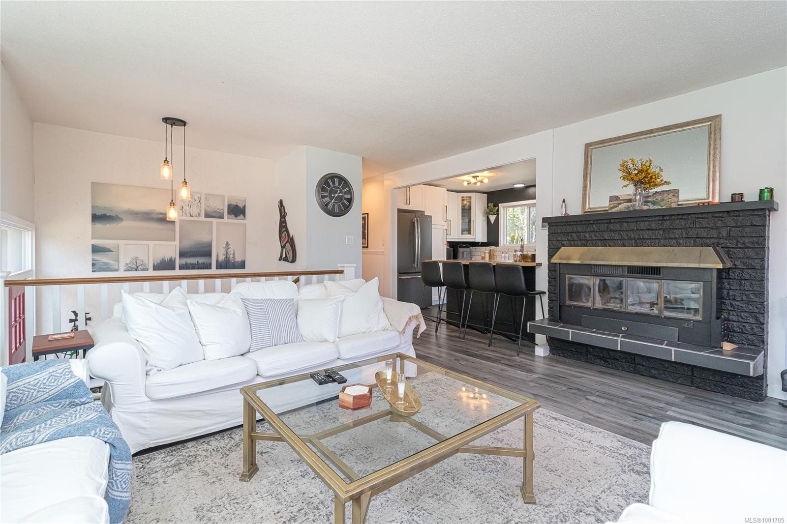 









525


Noowick

Rd,
Mill Bay,




BC
V0R 2P4

