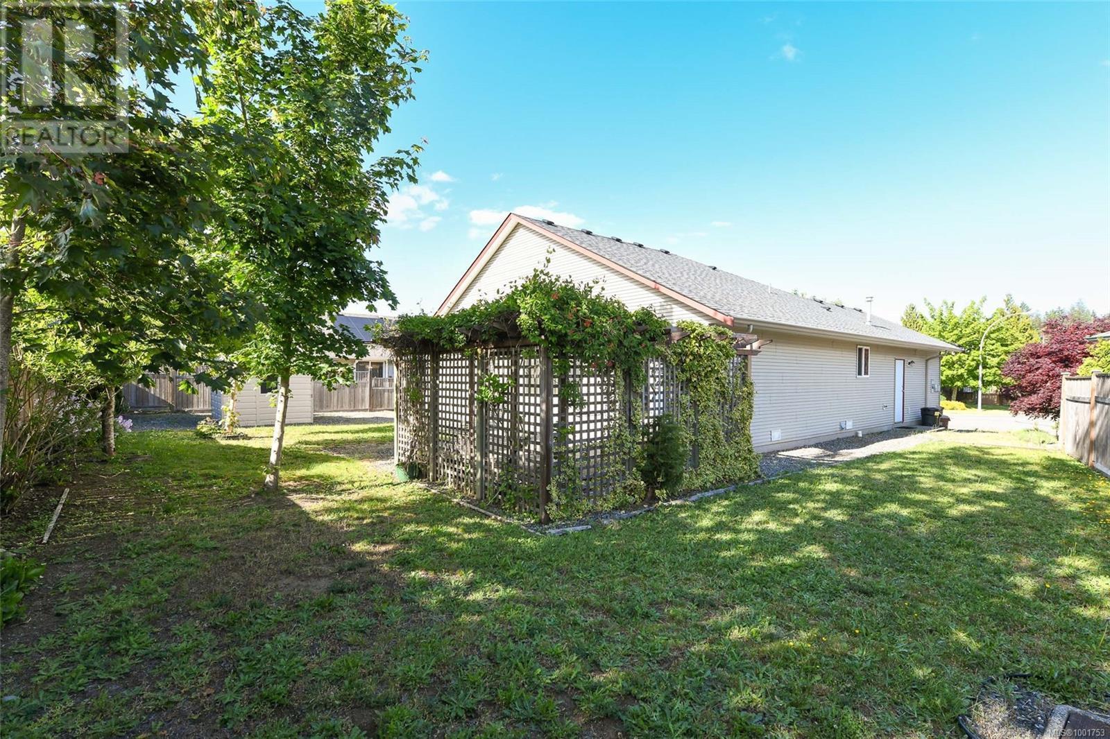 












3285 Eighth St

,
Cumberland,




British Columbia
V0R1S0


