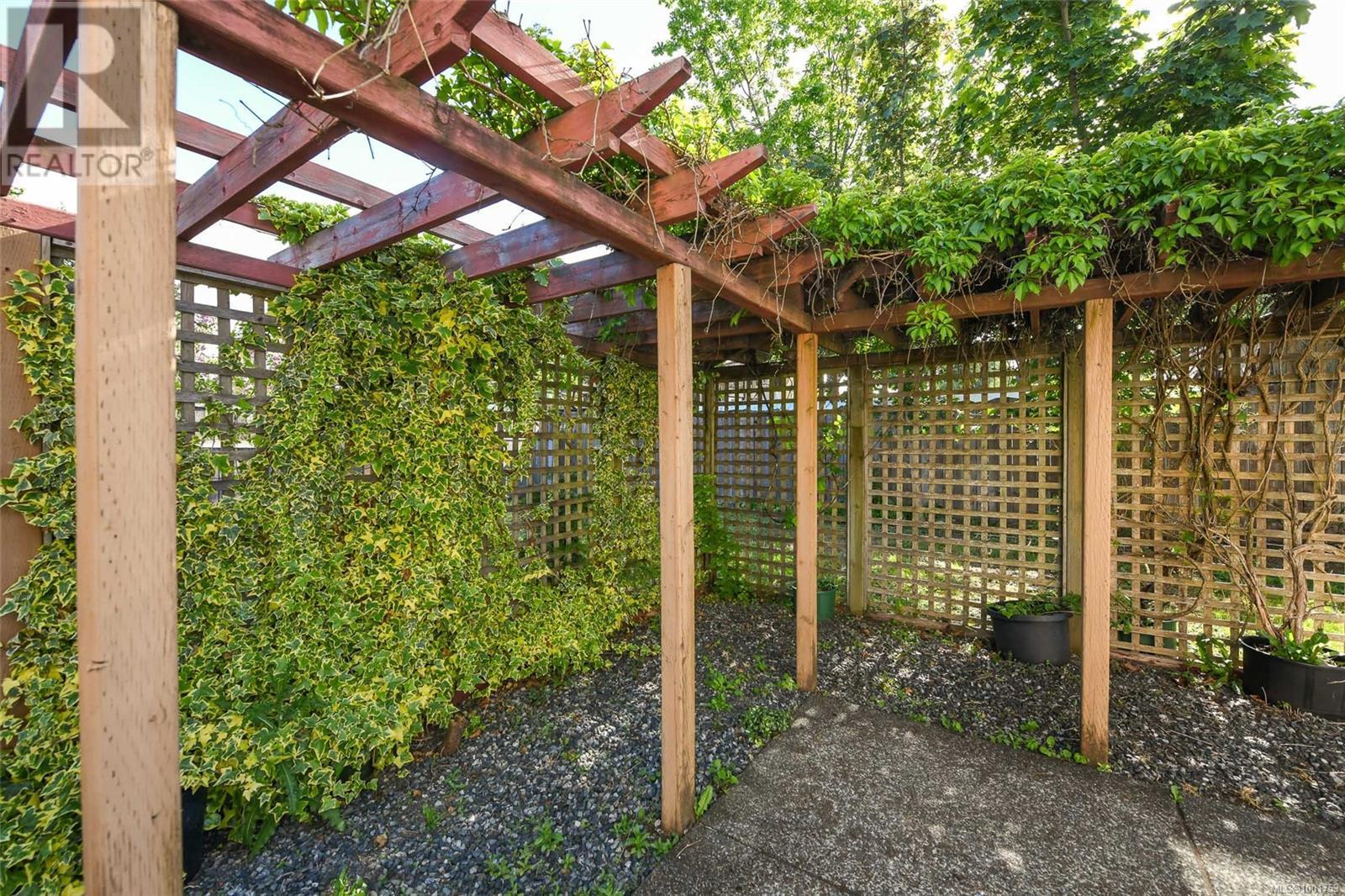 












3285 Eighth St

,
Cumberland,




British Columbia
V0R1S0

