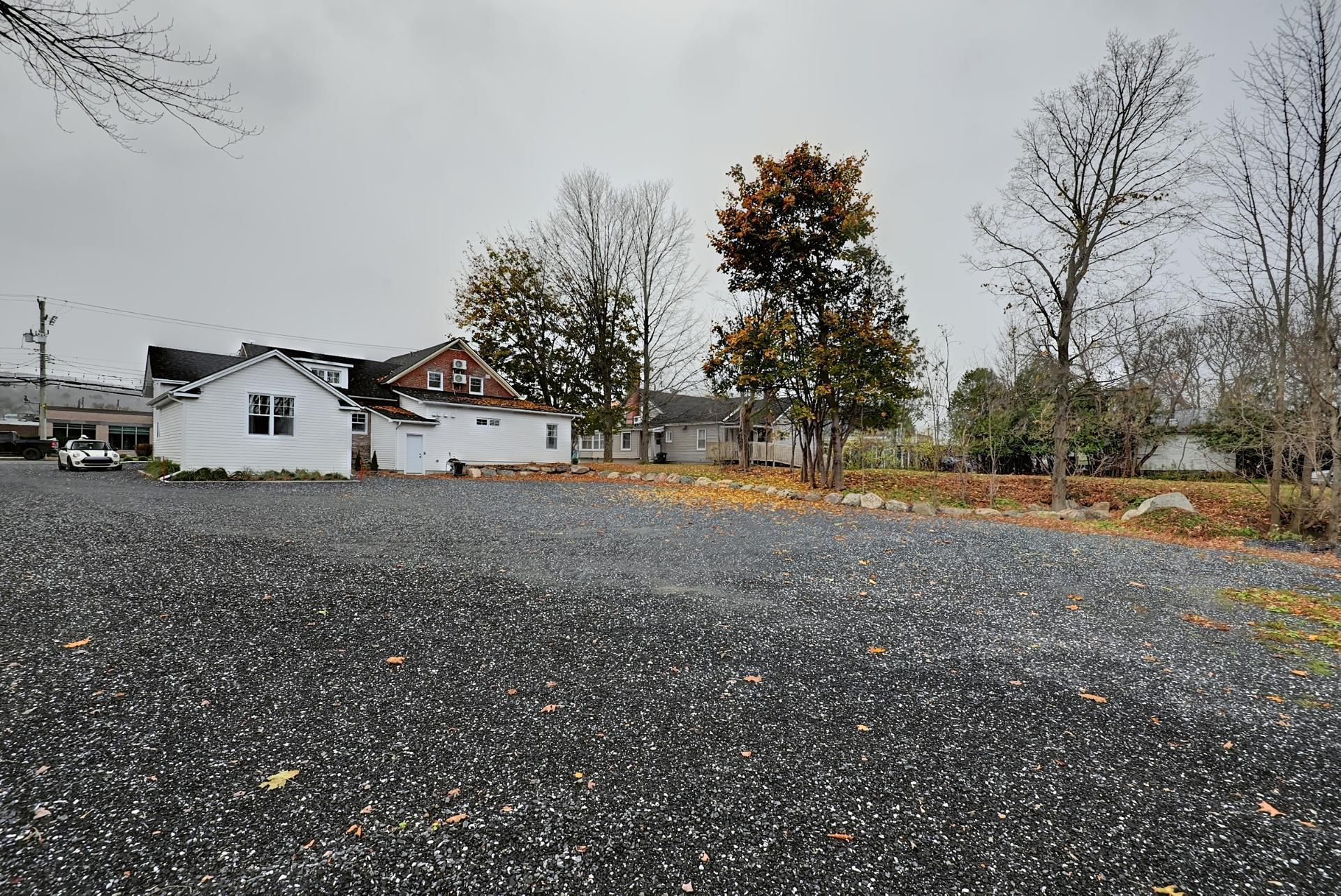 









316


Ch. de Knowlton

, 5,
Lac-Brome,




QC
J0E1V0

