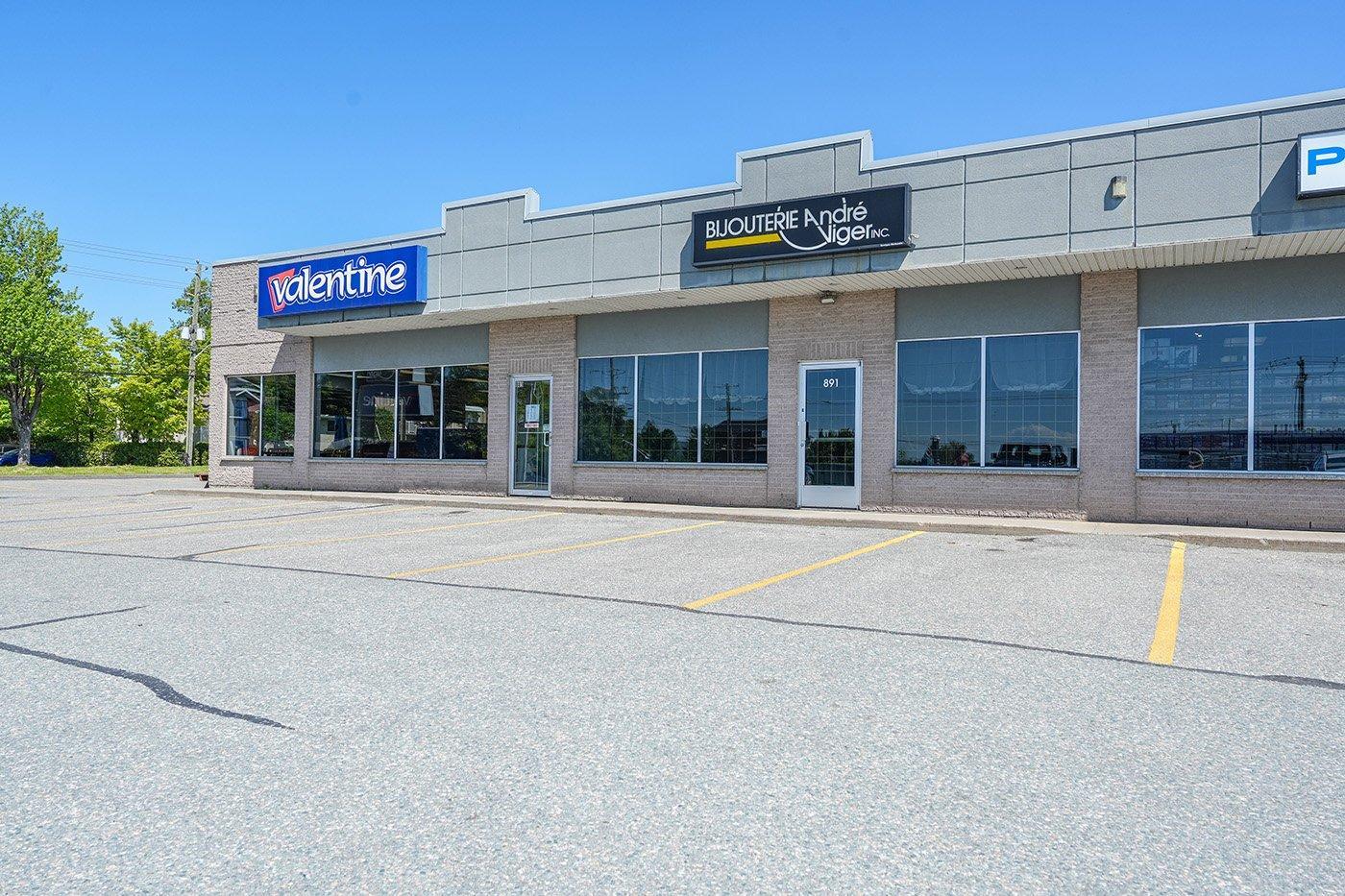 









891


13e Avenue N.

,
Sherbrooke (Fleurimont),




QC
J1E3E5

