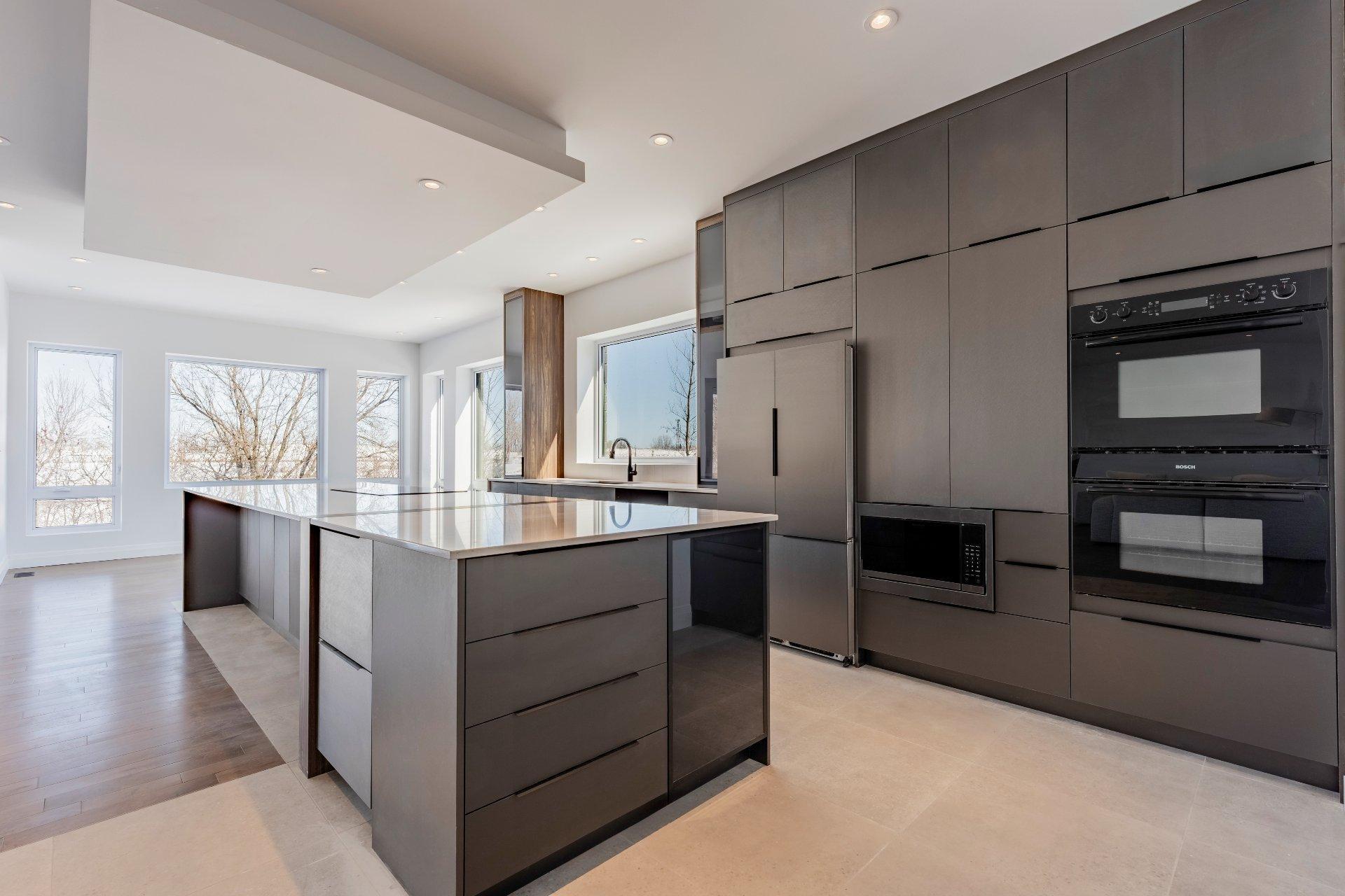 









395


Rue du Parcours

,
Varennes,




QC
J3X0E4

