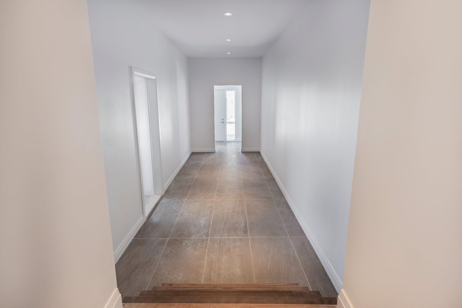 









395


Rue du Parcours

,
Varennes,




QC
J3X0E4


