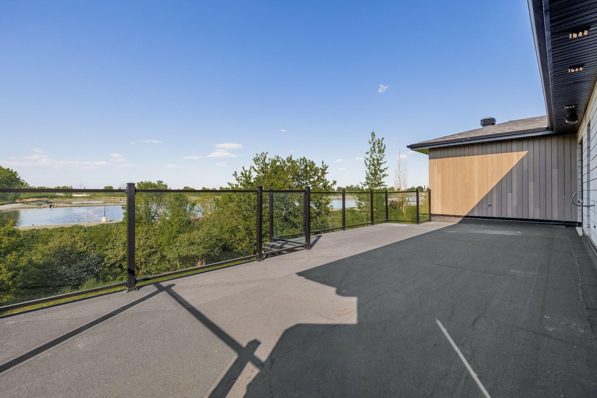 









395


Rue du Parcours

,
Varennes,




QC
J3X0E4

