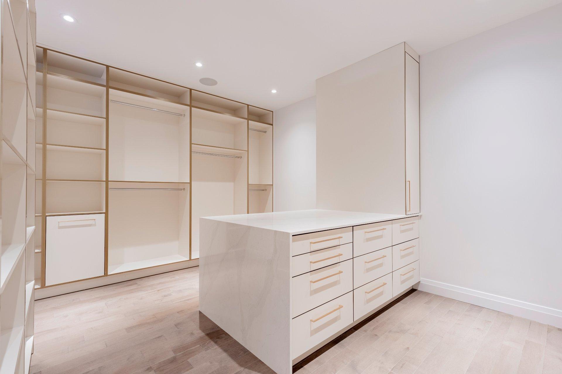 









395


Rue du Parcours

,
Varennes,




QC
J3X0E4

