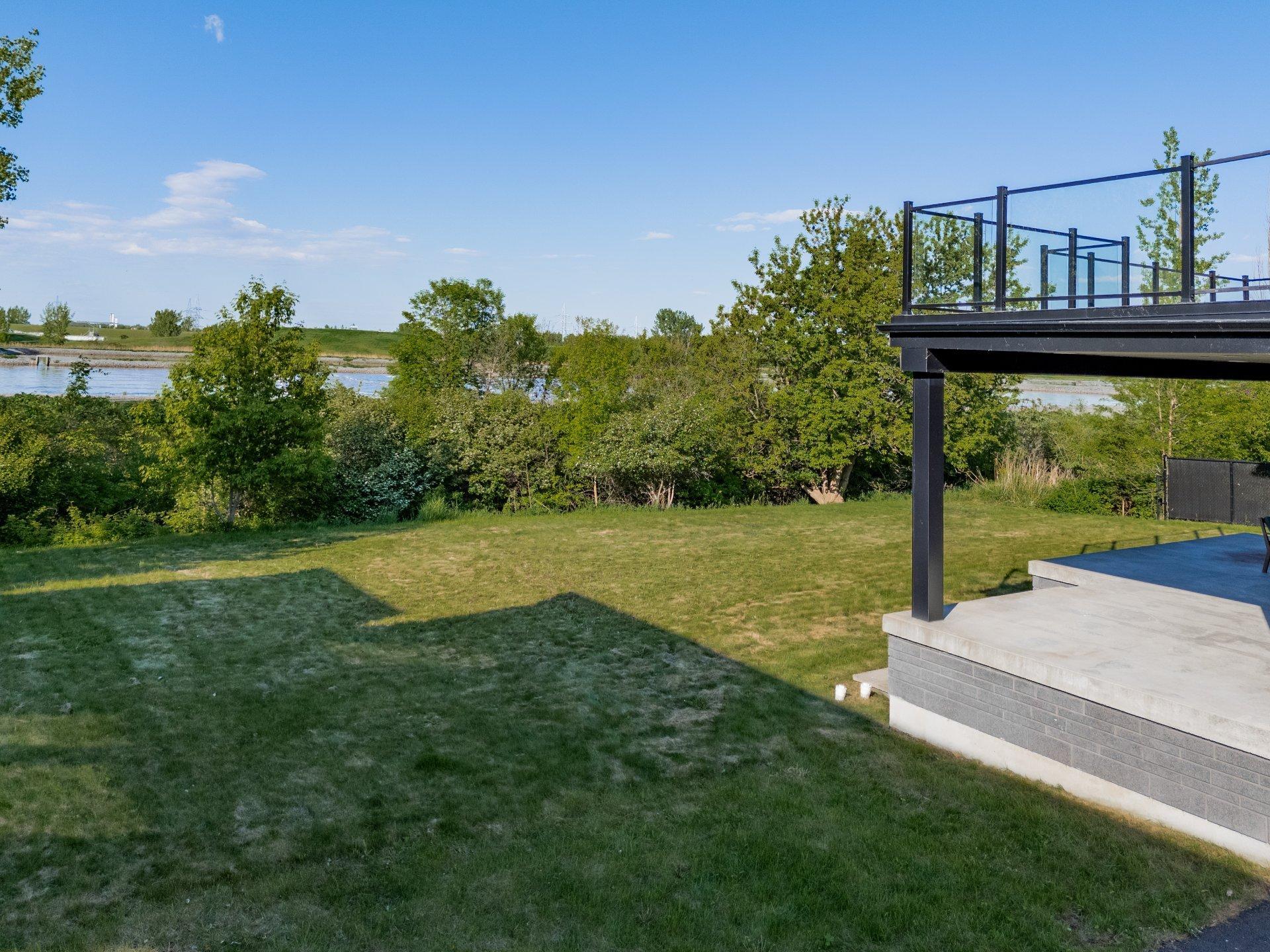 









395


Rue du Parcours

,
Varennes,




QC
J3X0E4


