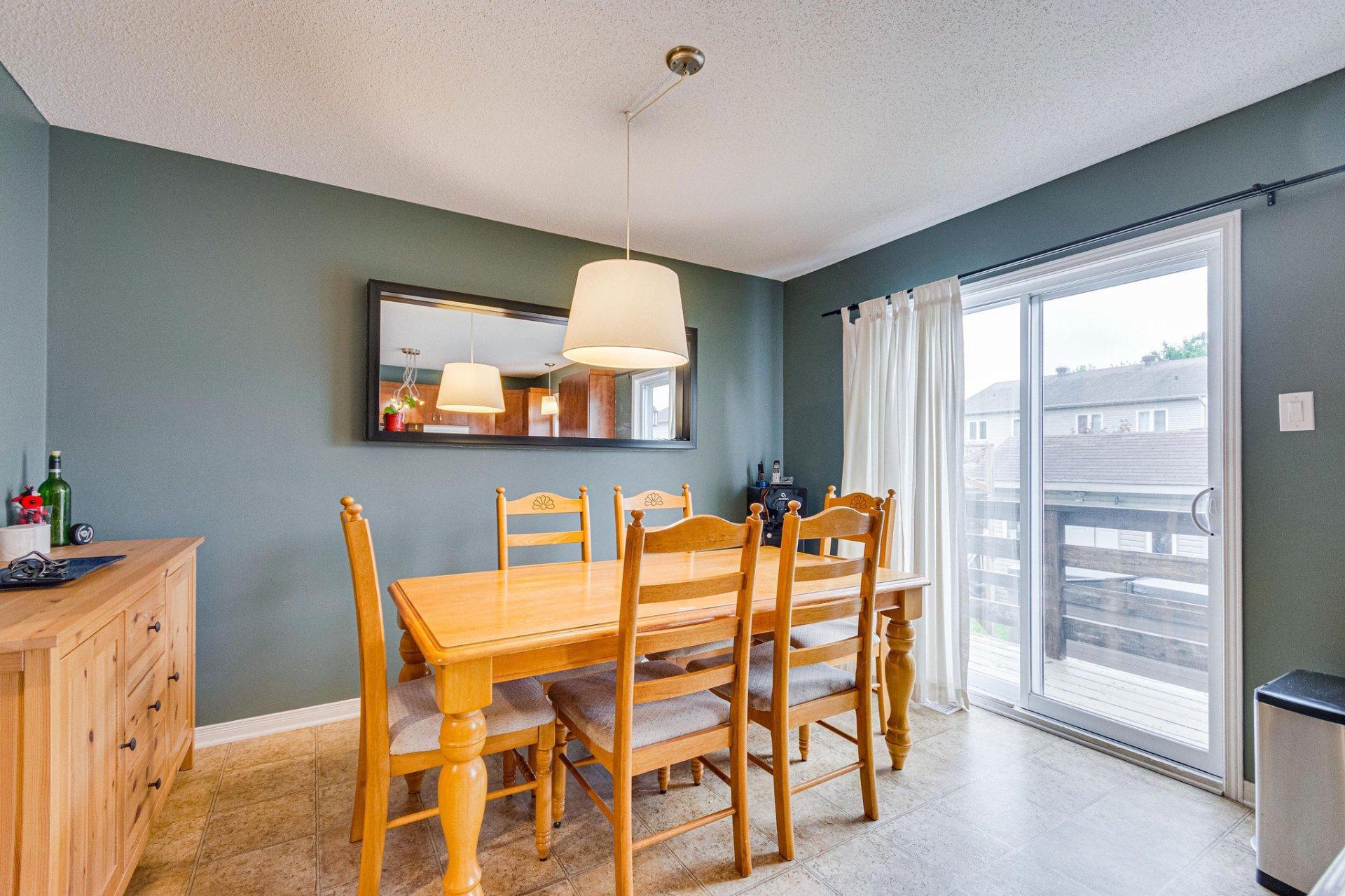 









50


Rue des Roseaux

,
Gatineau (Aylmer),




QC
J9J0N2

