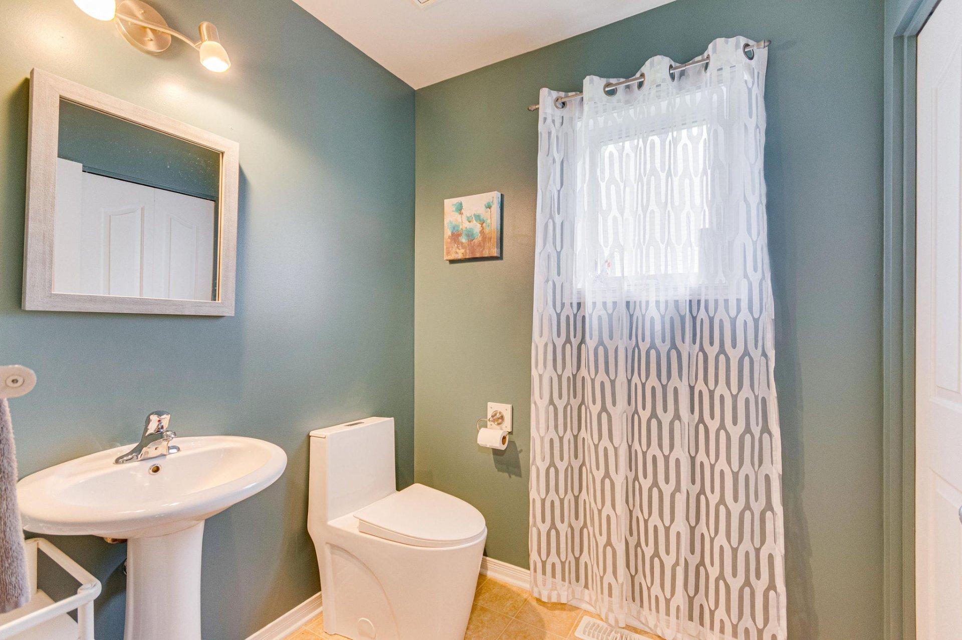 









50


Rue des Roseaux

,
Gatineau (Aylmer),




QC
J9J0N2

