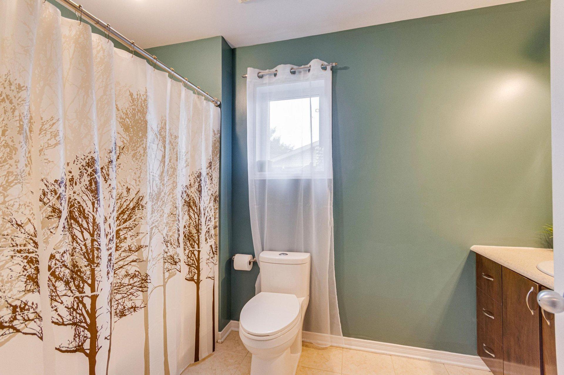 









50


Rue des Roseaux

,
Gatineau (Aylmer),




QC
J9J0N2

