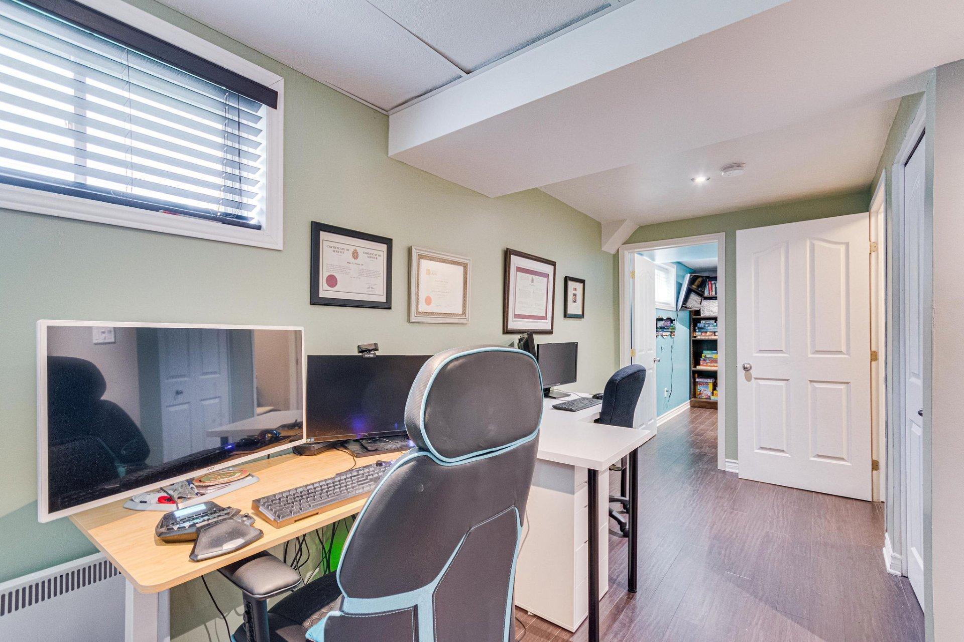 









50


Rue des Roseaux

,
Gatineau (Aylmer),




QC
J9J0N2


