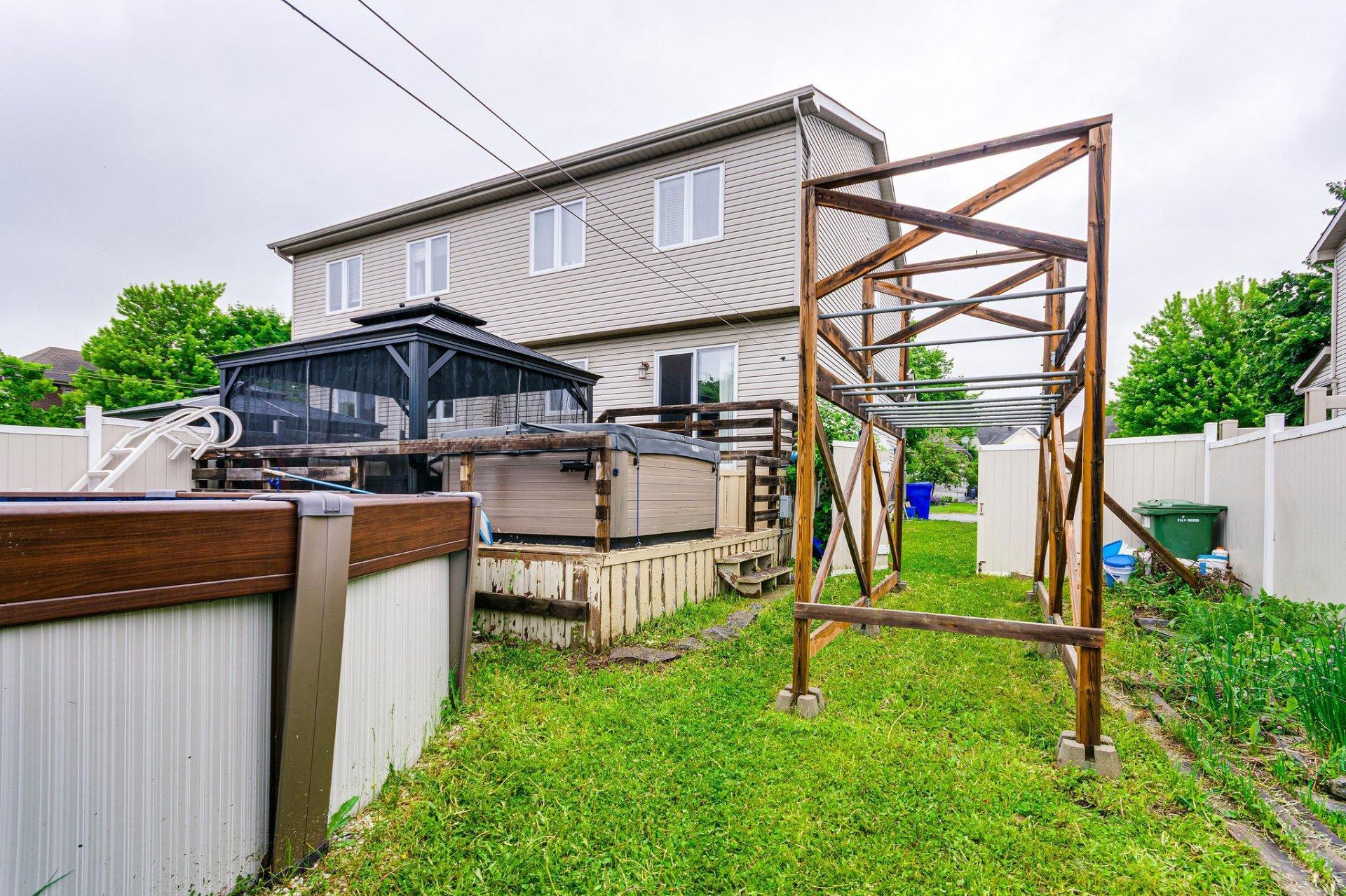 









50


Rue des Roseaux

,
Gatineau (Aylmer),




QC
J9J0N2

