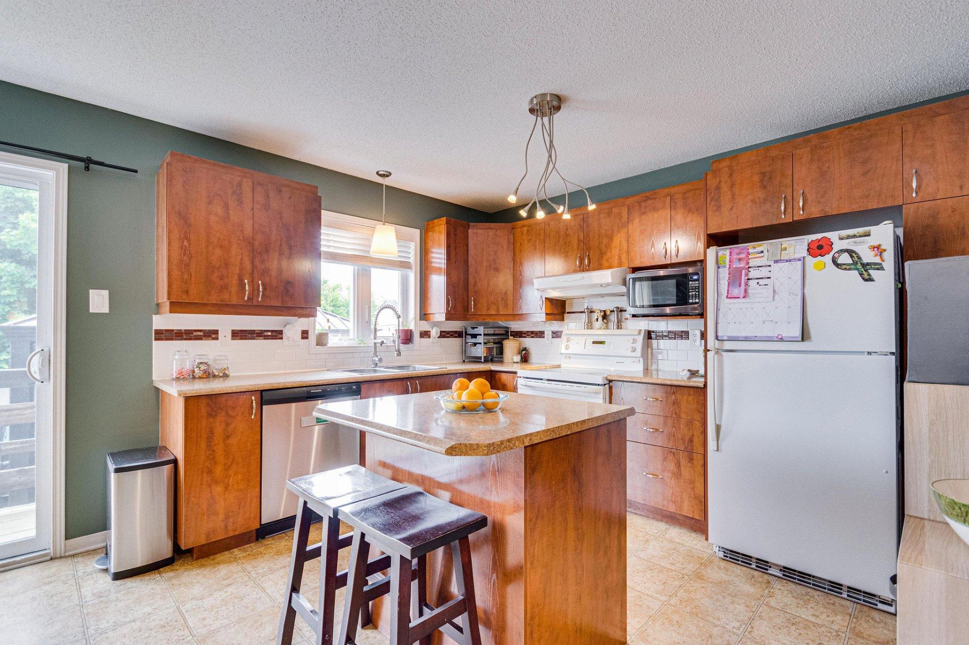 









50


Rue des Roseaux

,
Gatineau (Aylmer),




QC
J9J0N2

