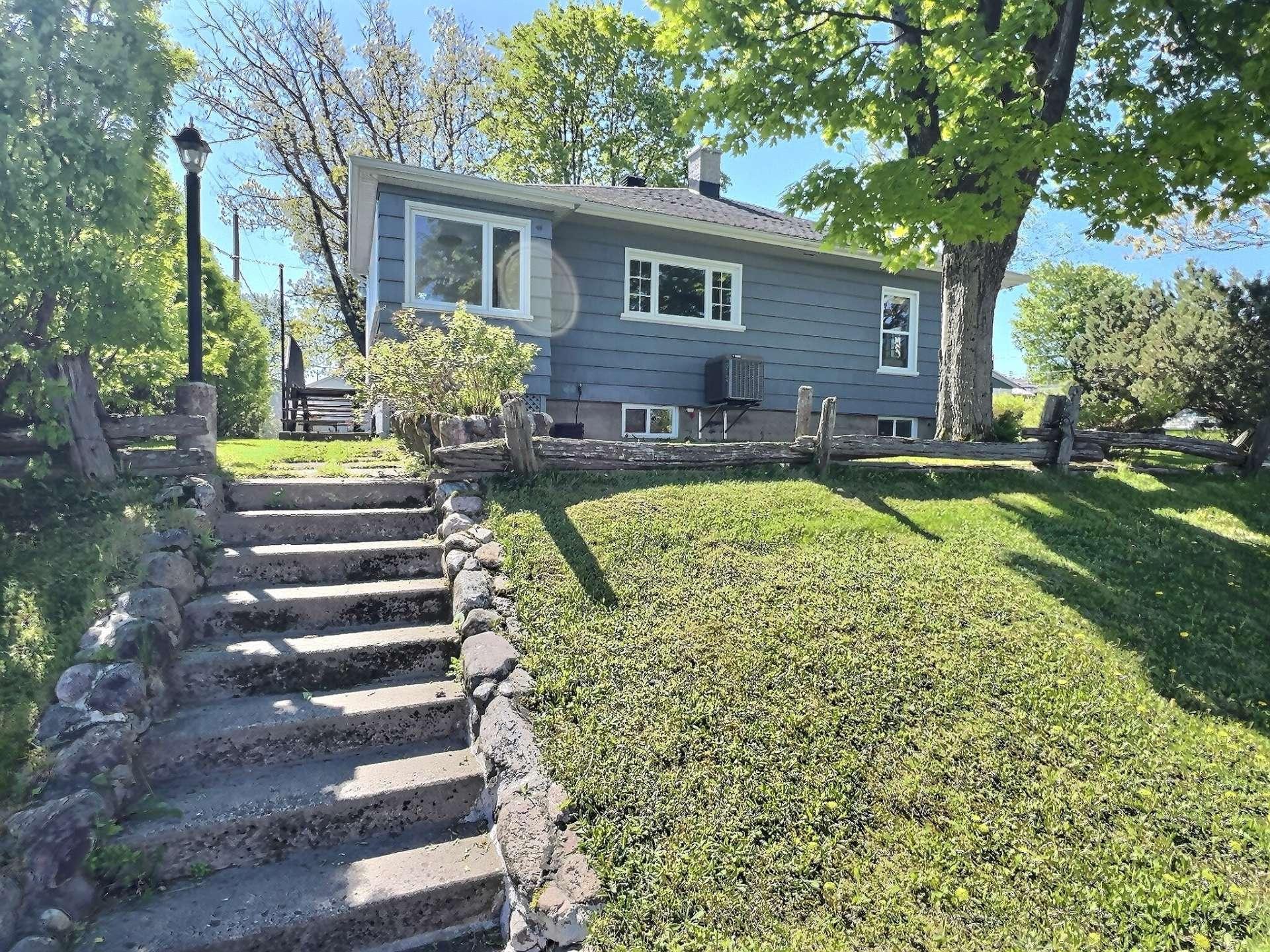 









540


Rue Hypolite-Bernier

,
Lévis (Desjardins),




QC
G6V3C5

