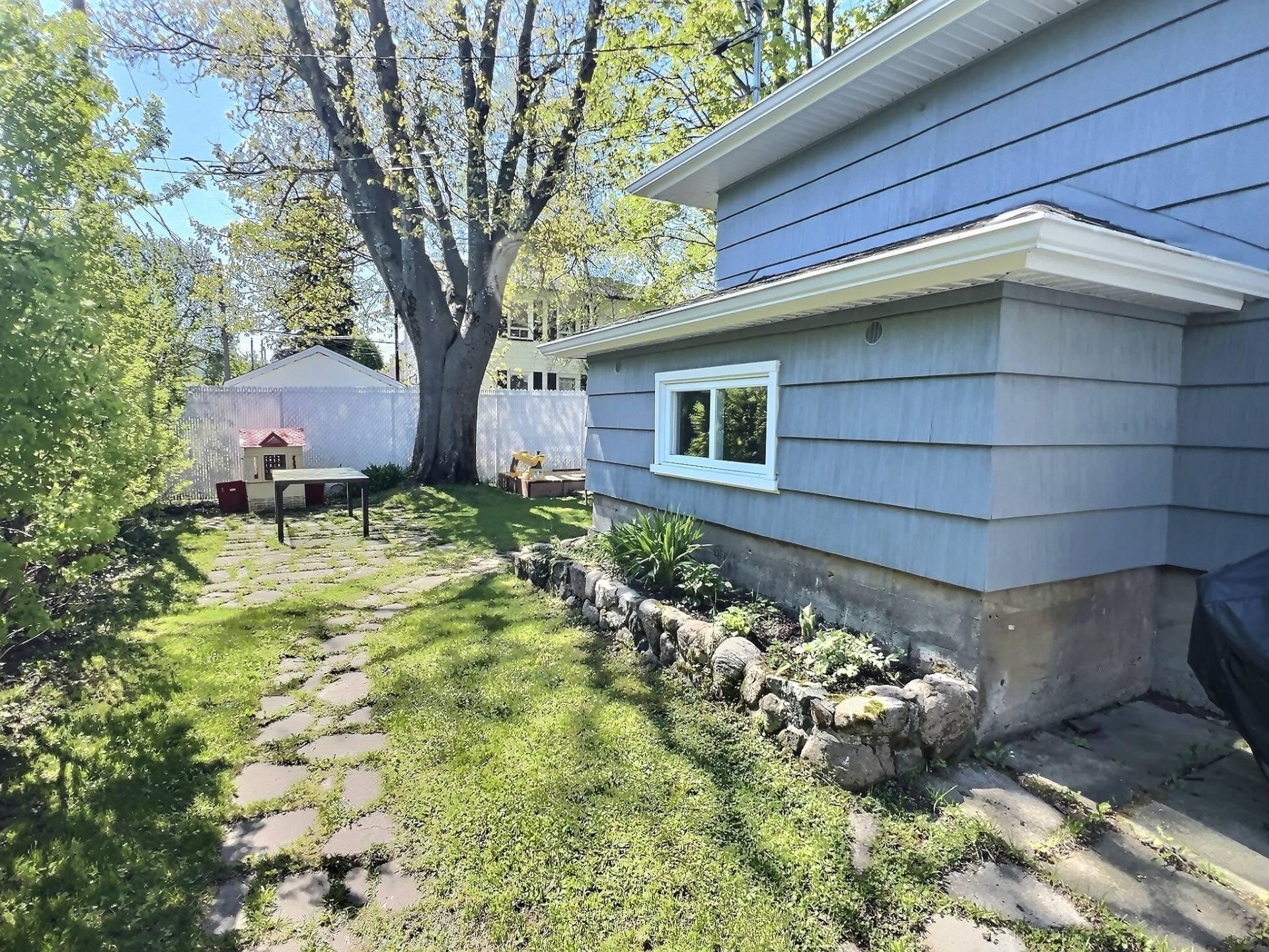 









540


Rue Hypolite-Bernier

,
Lévis (Desjardins),




QC
G6V3C5

