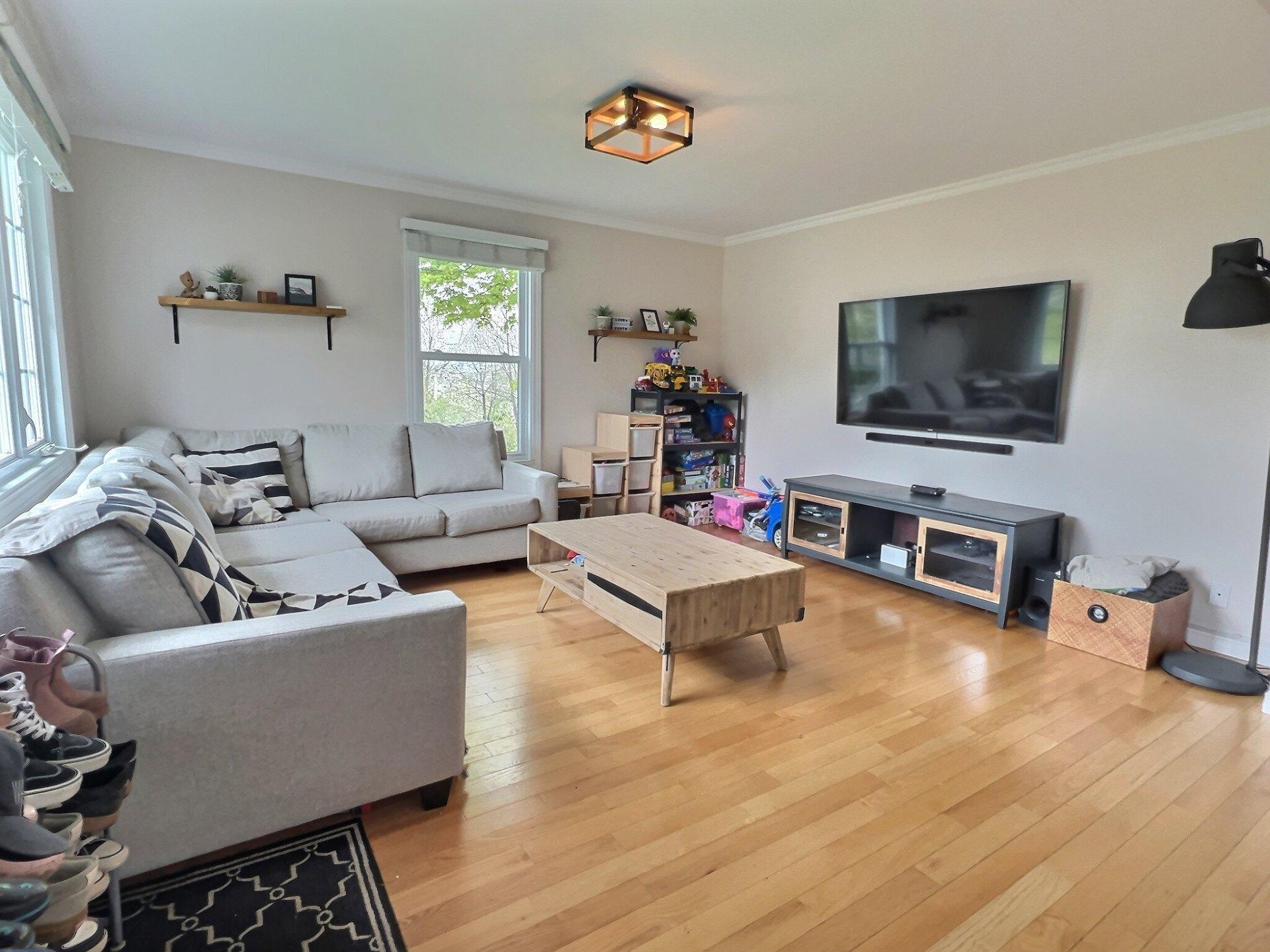 









540


Rue Hypolite-Bernier

,
Lévis (Desjardins),




QC
G6V3C5

